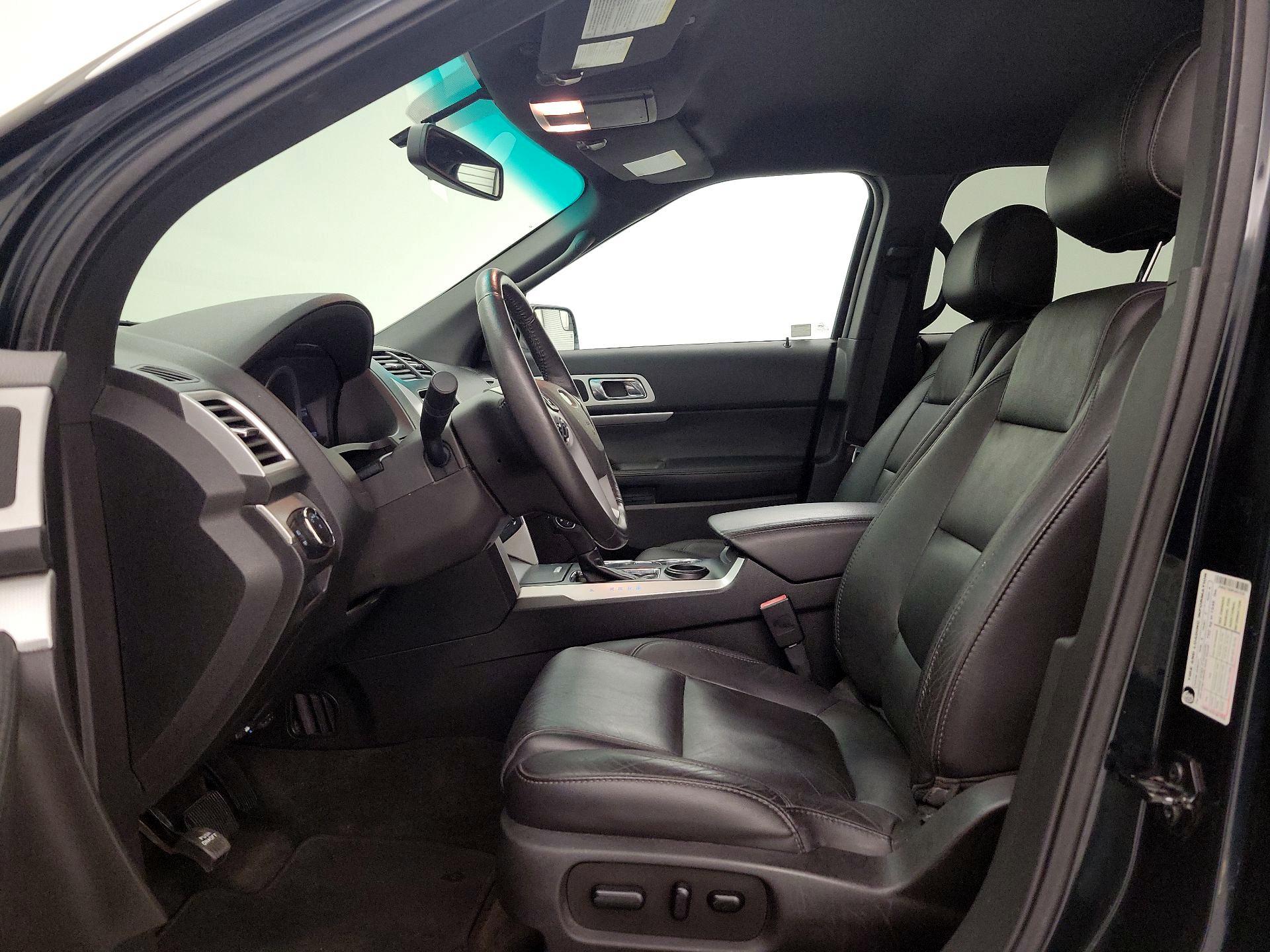 Thumbnail: 2015 Ford Explorer - 11