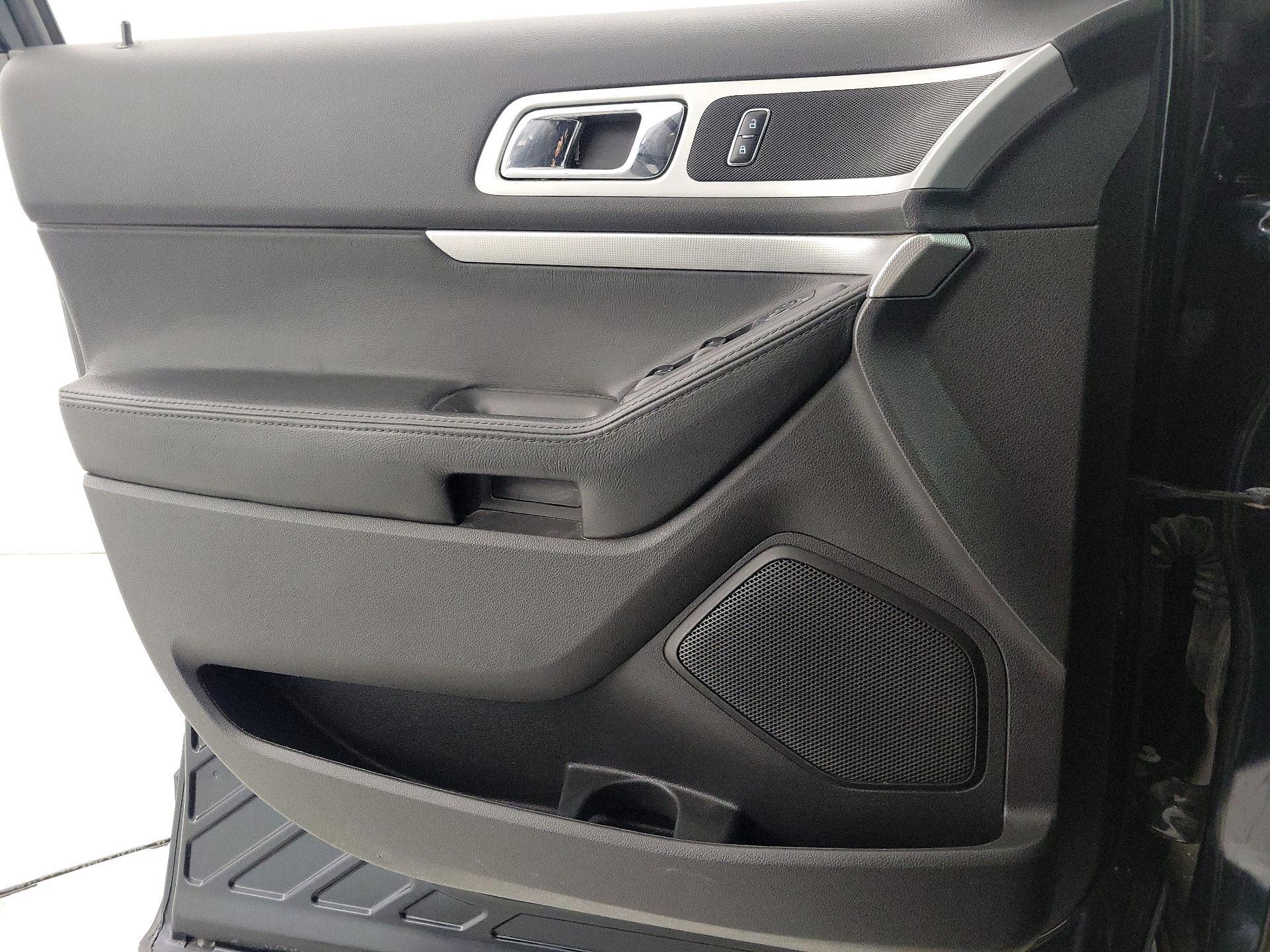 Thumbnail: 2015 Ford Explorer - 12