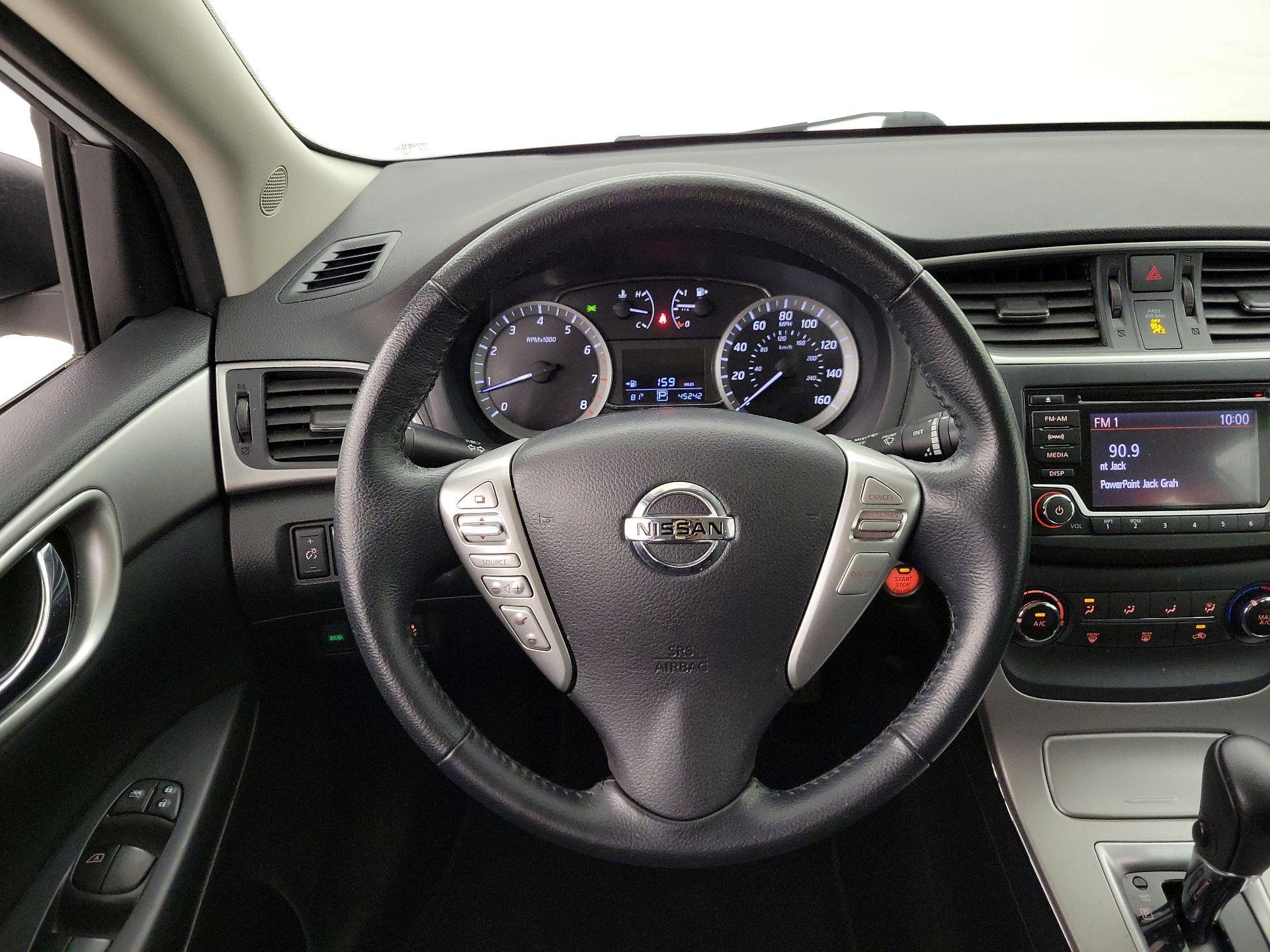 Thumbnail: 2015 Nissan Sentra - 10