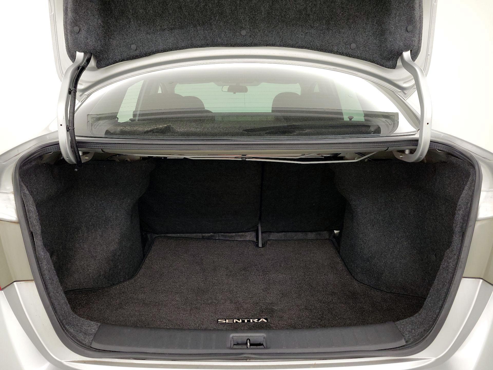 Thumbnail: 2015 Nissan Sentra - 19