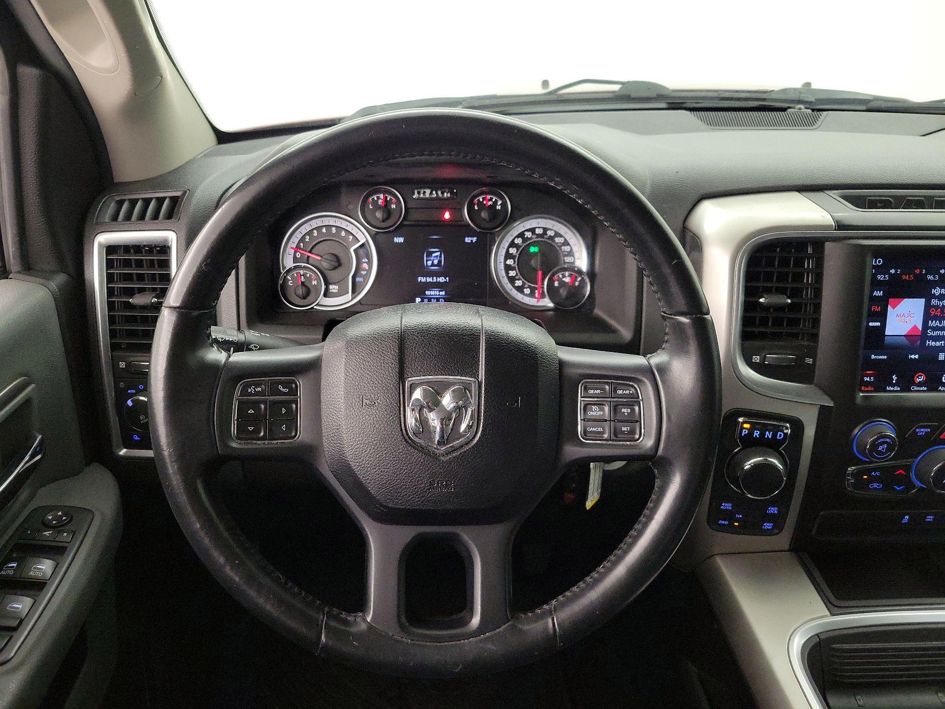 Thumbnail: 2019 RAM 1500 Classic - 10