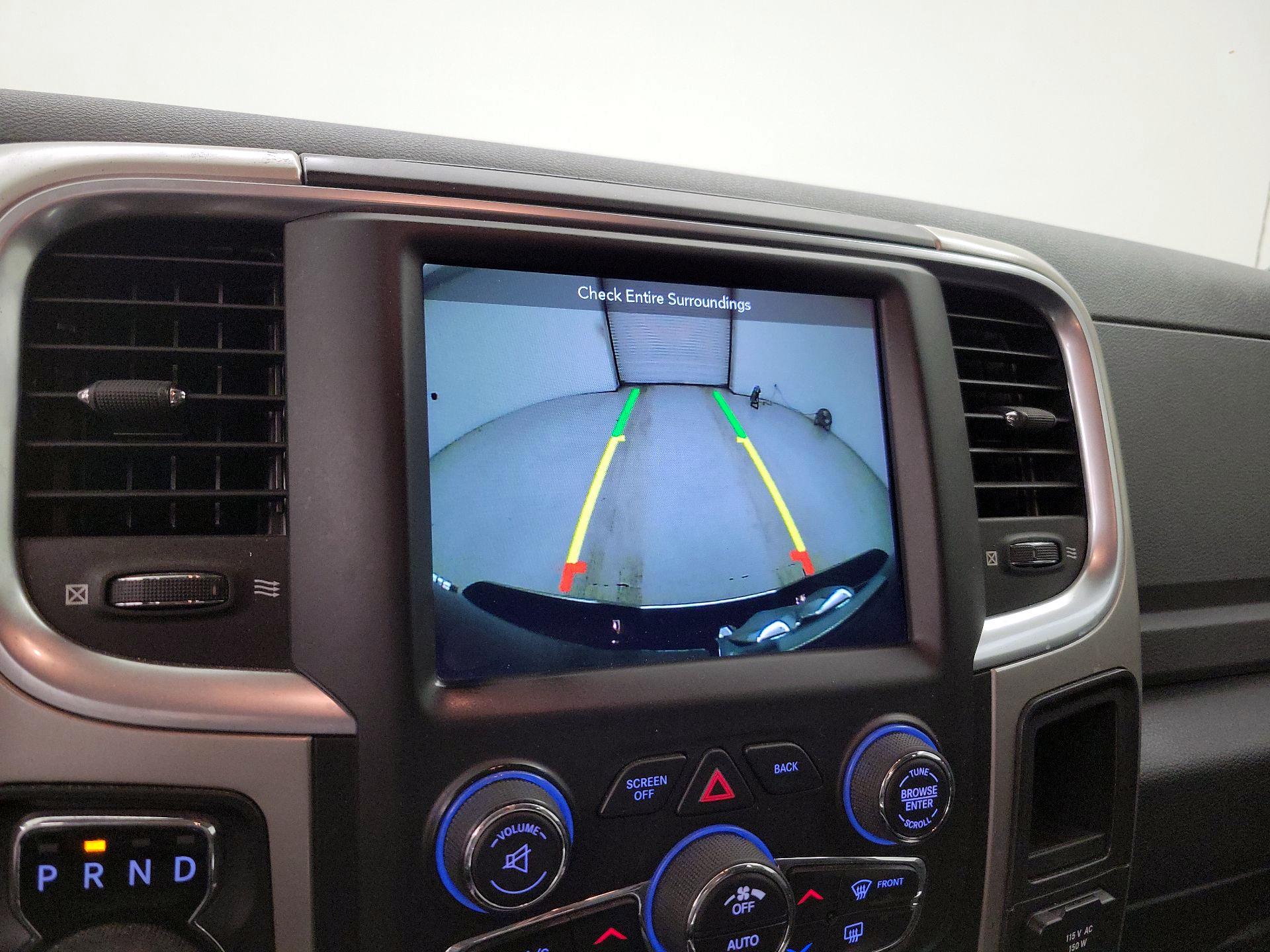 Thumbnail: 2019 RAM 1500 Classic - 14