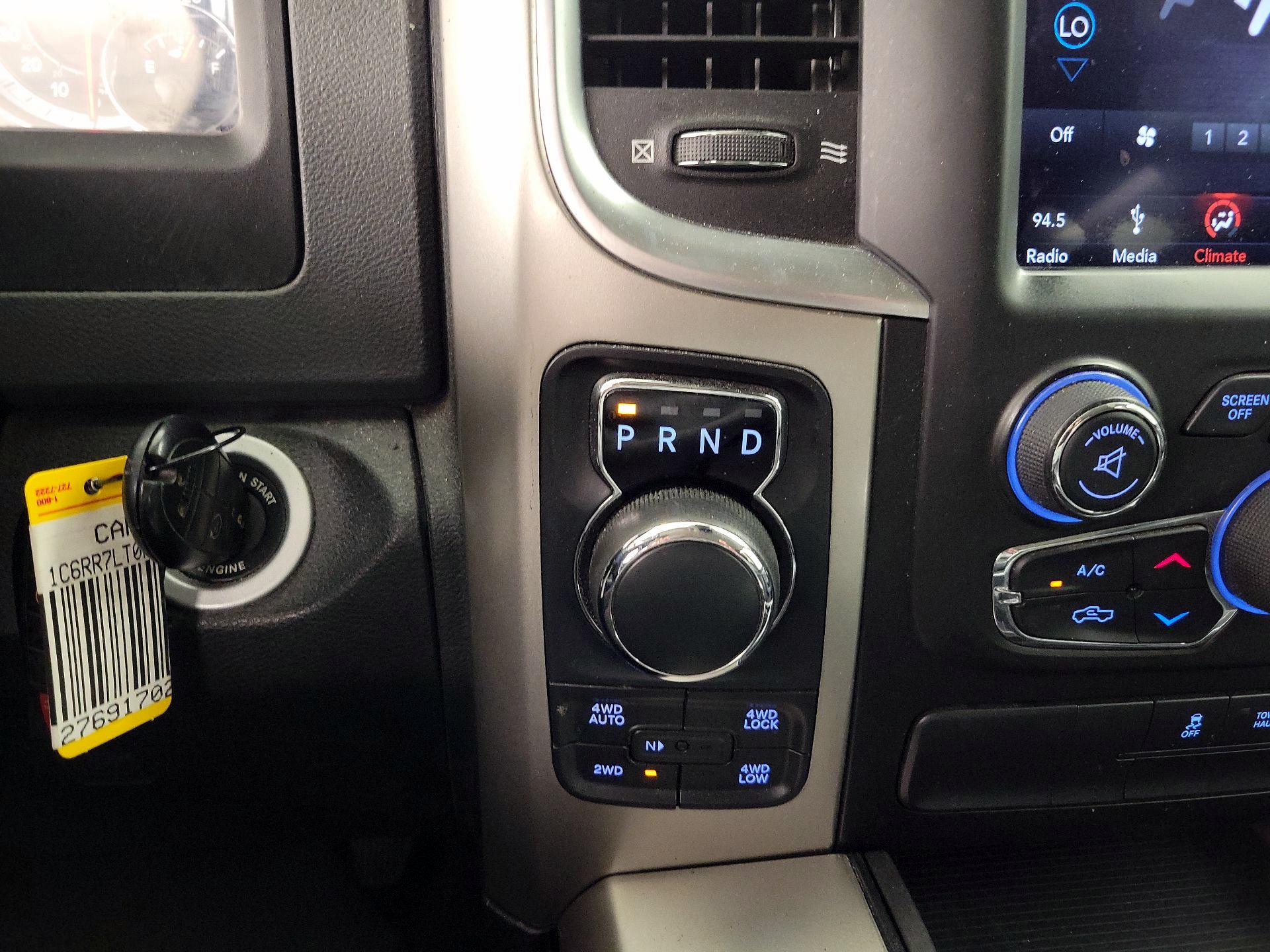 Thumbnail: 2019 RAM 1500 Classic - 17