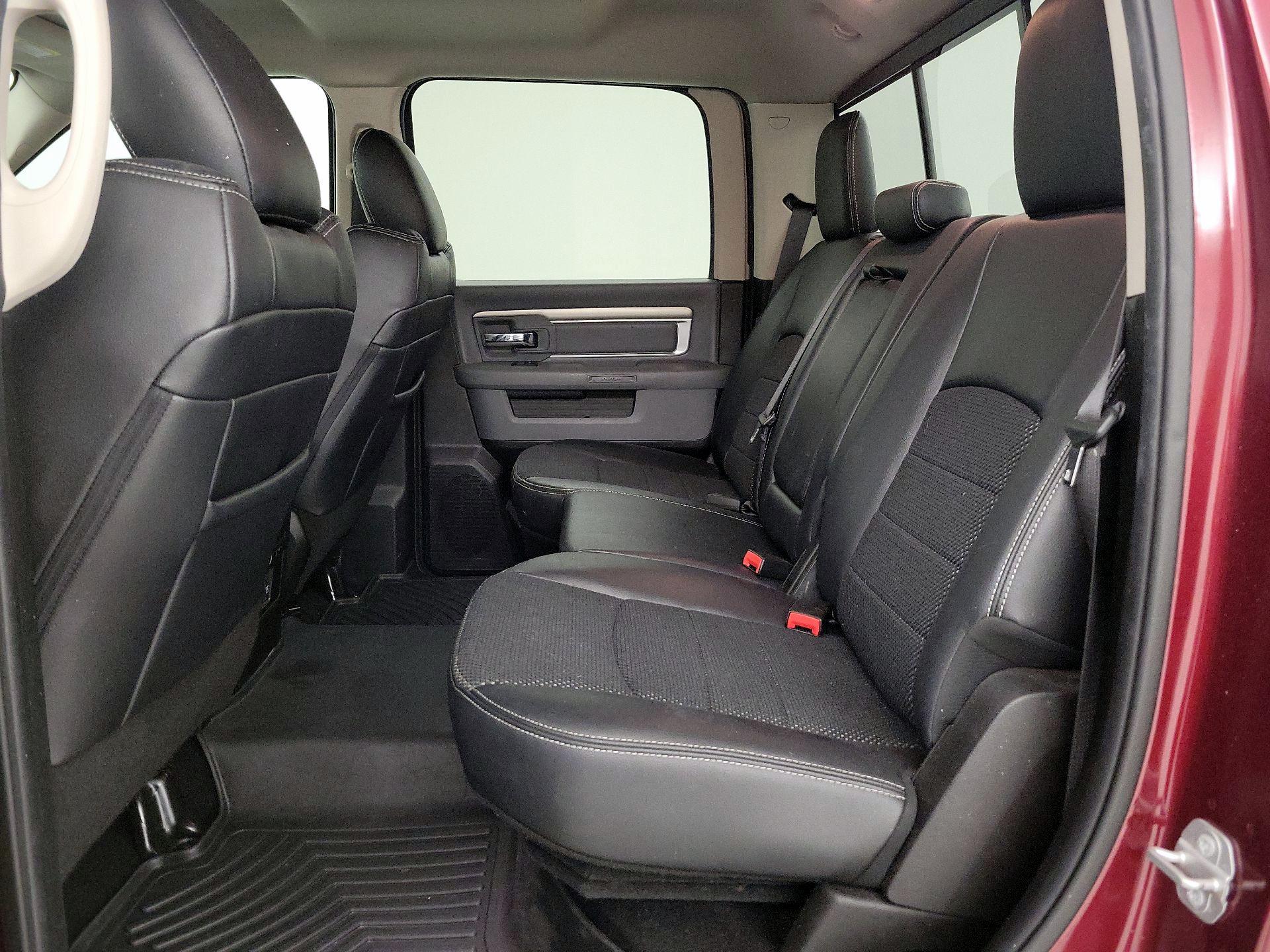 Thumbnail: 2019 RAM 1500 Classic - 18