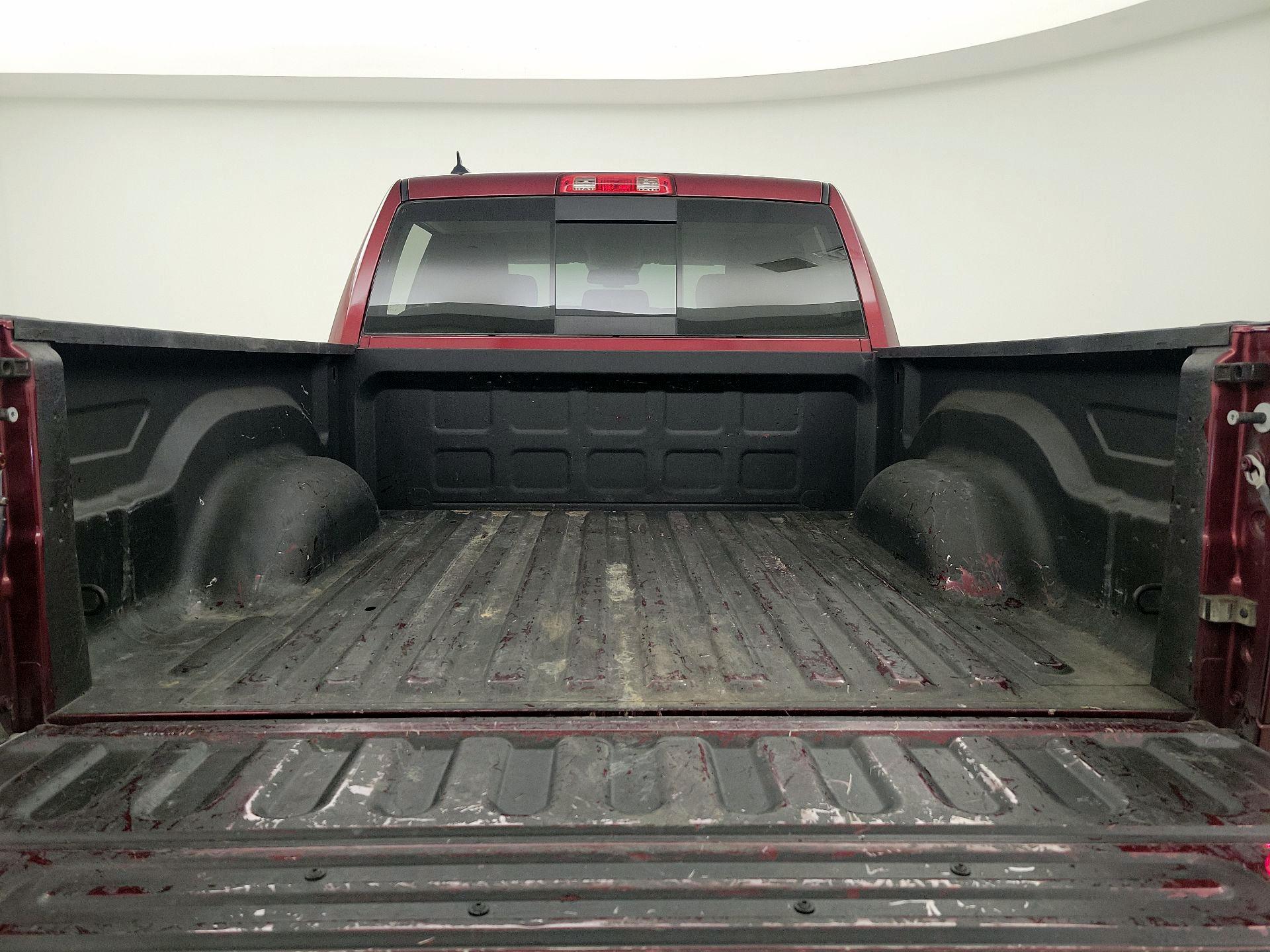 Thumbnail: 2019 RAM 1500 Classic - 19