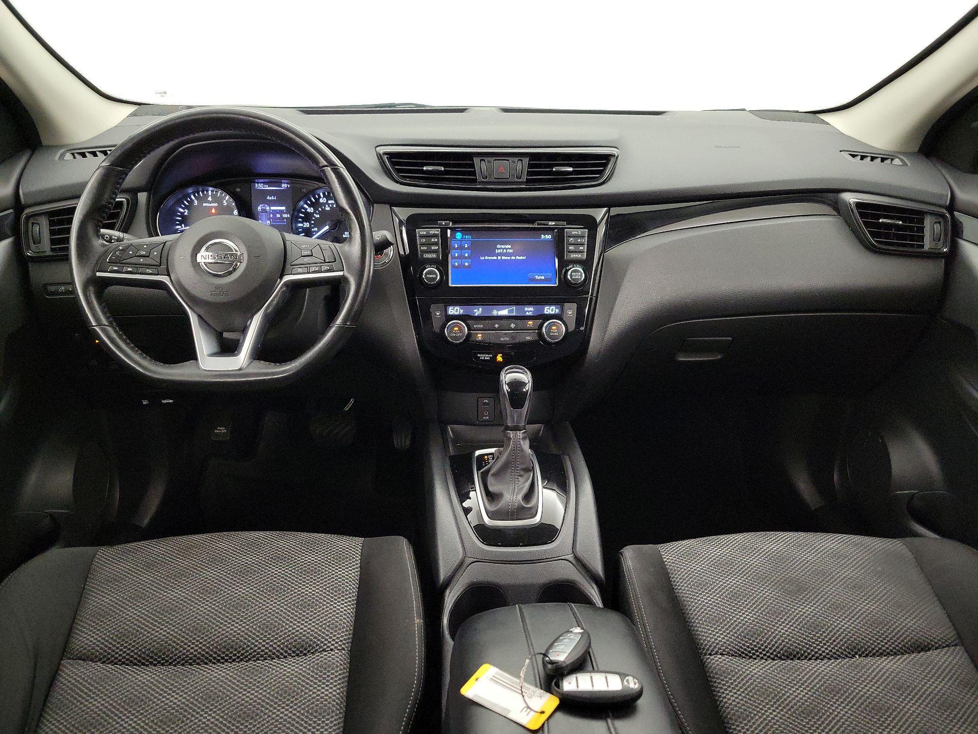 Thumbnail: 2018 Nissan Rogue Sport - 9