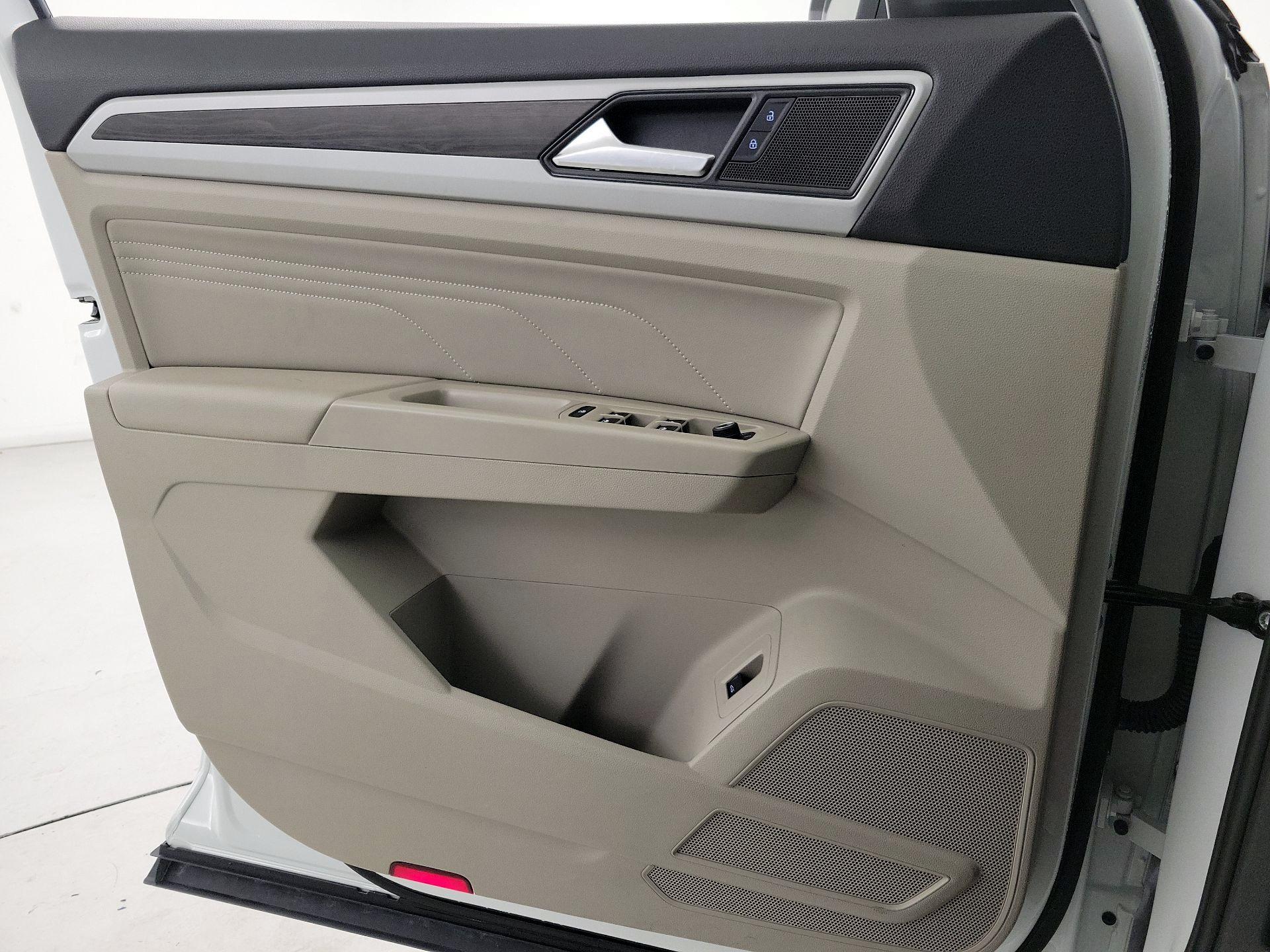 Thumbnail: 2023 Volkswagen Atlas - 12