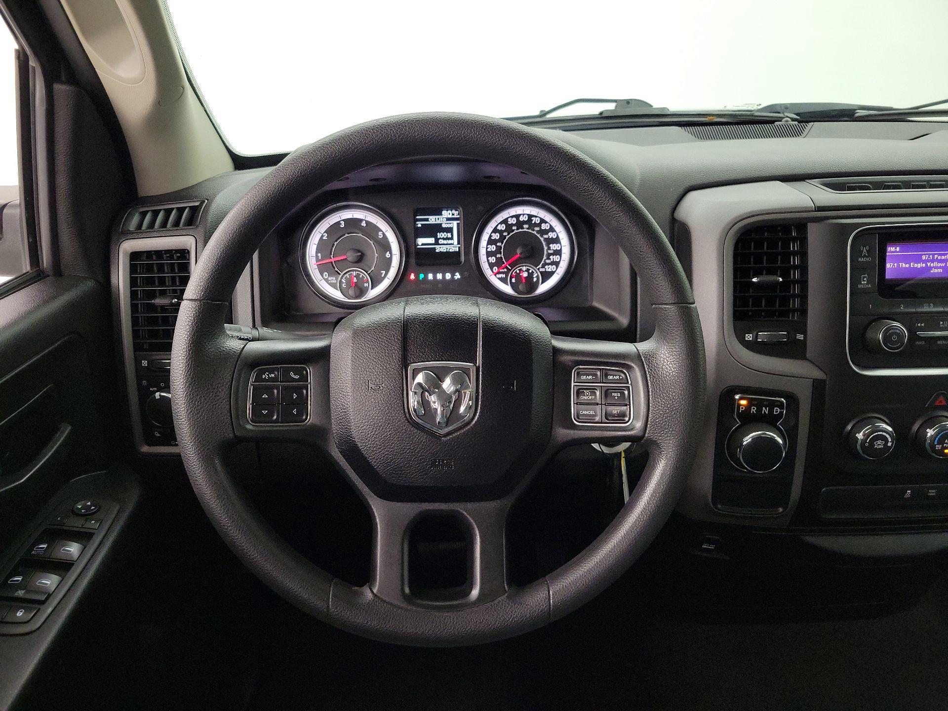 Thumbnail: 2019 RAM 1500 Classic - 10