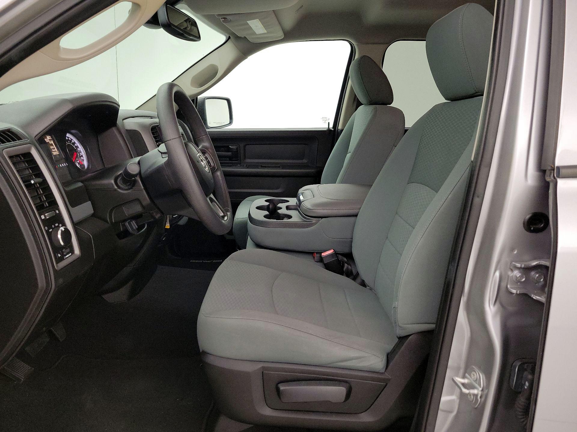 Thumbnail: 2019 RAM 1500 Classic - 11