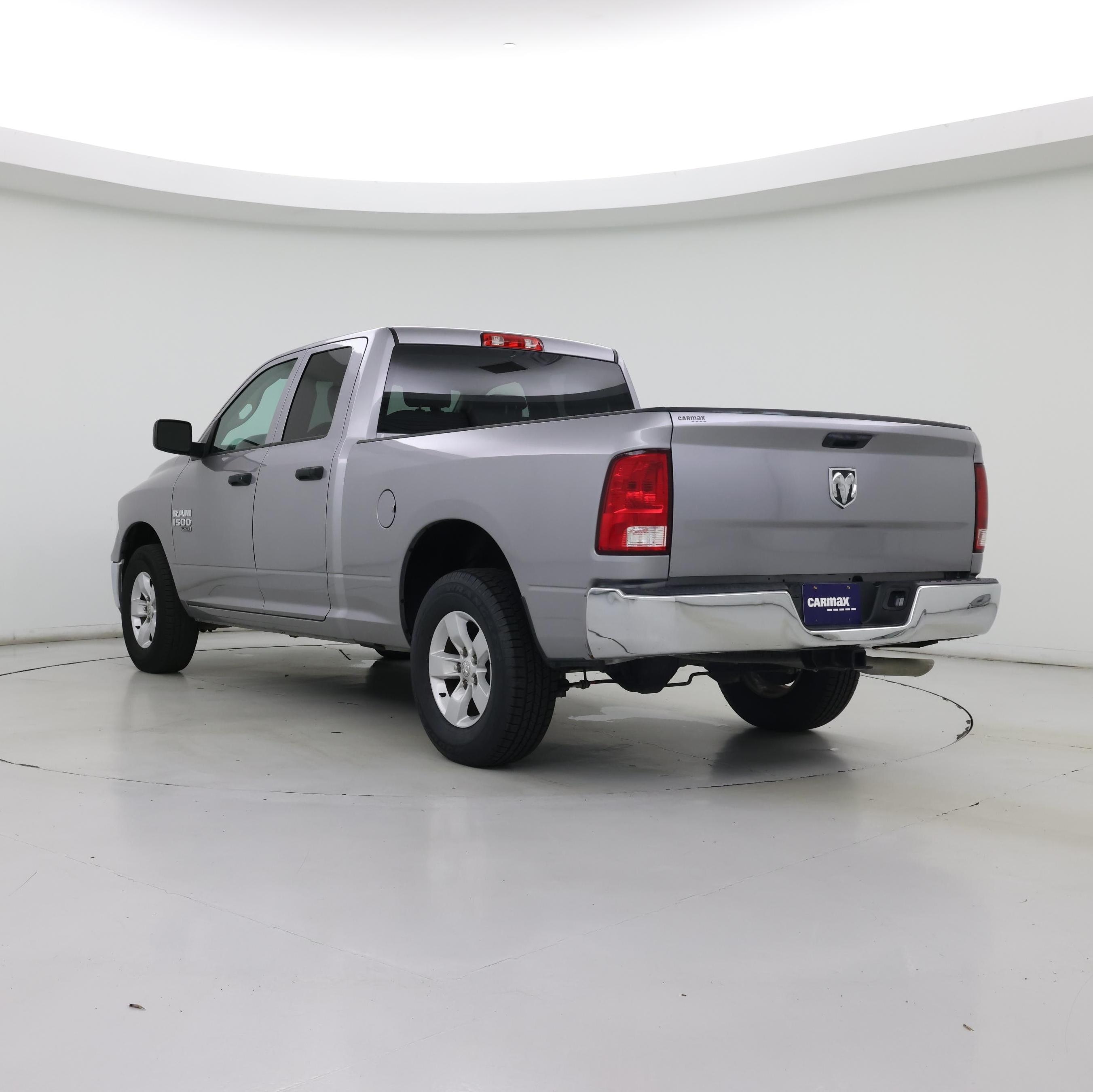 Thumbnail: 2019 RAM 1500 Classic - 2