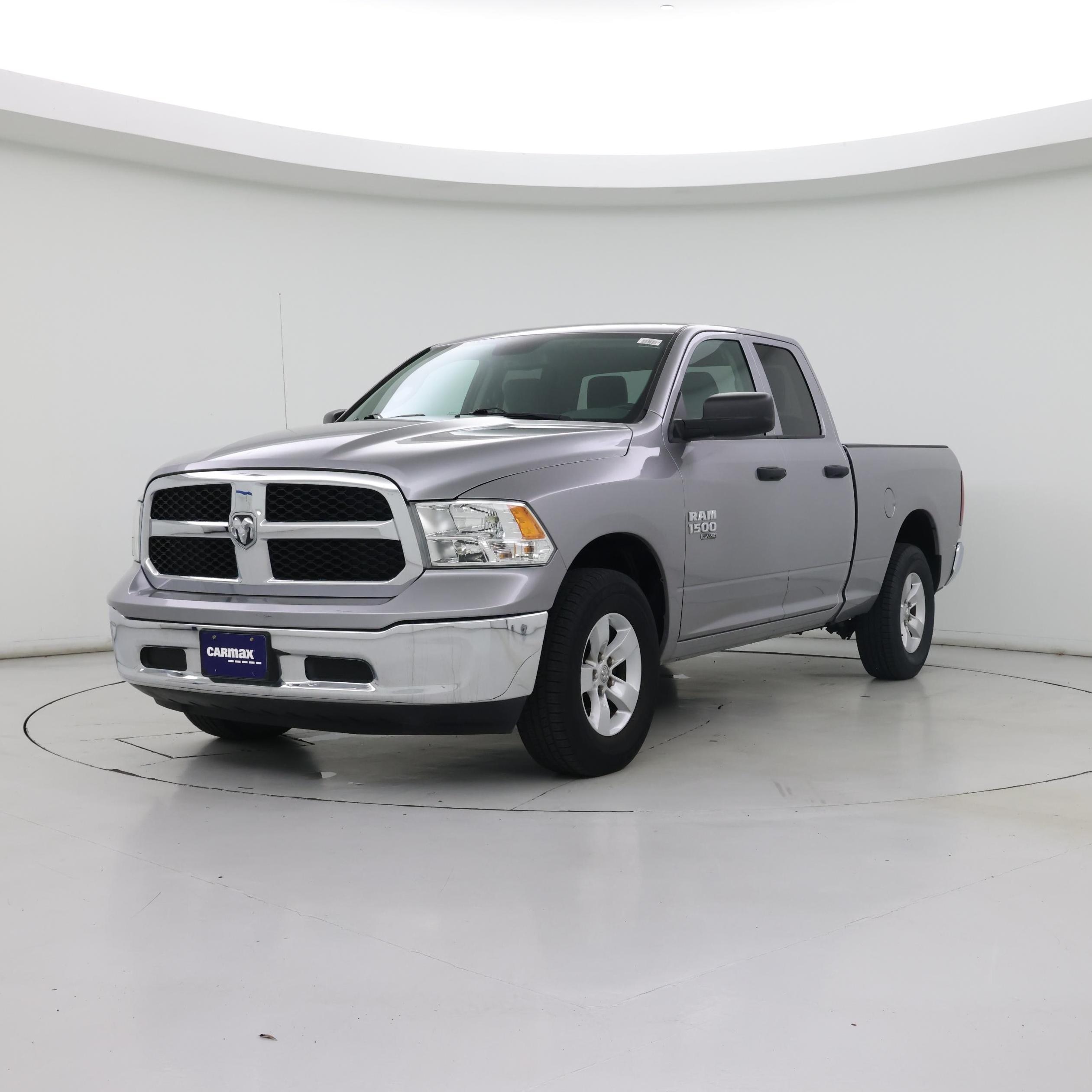 Thumbnail: 2019 RAM 1500 Classic - 4