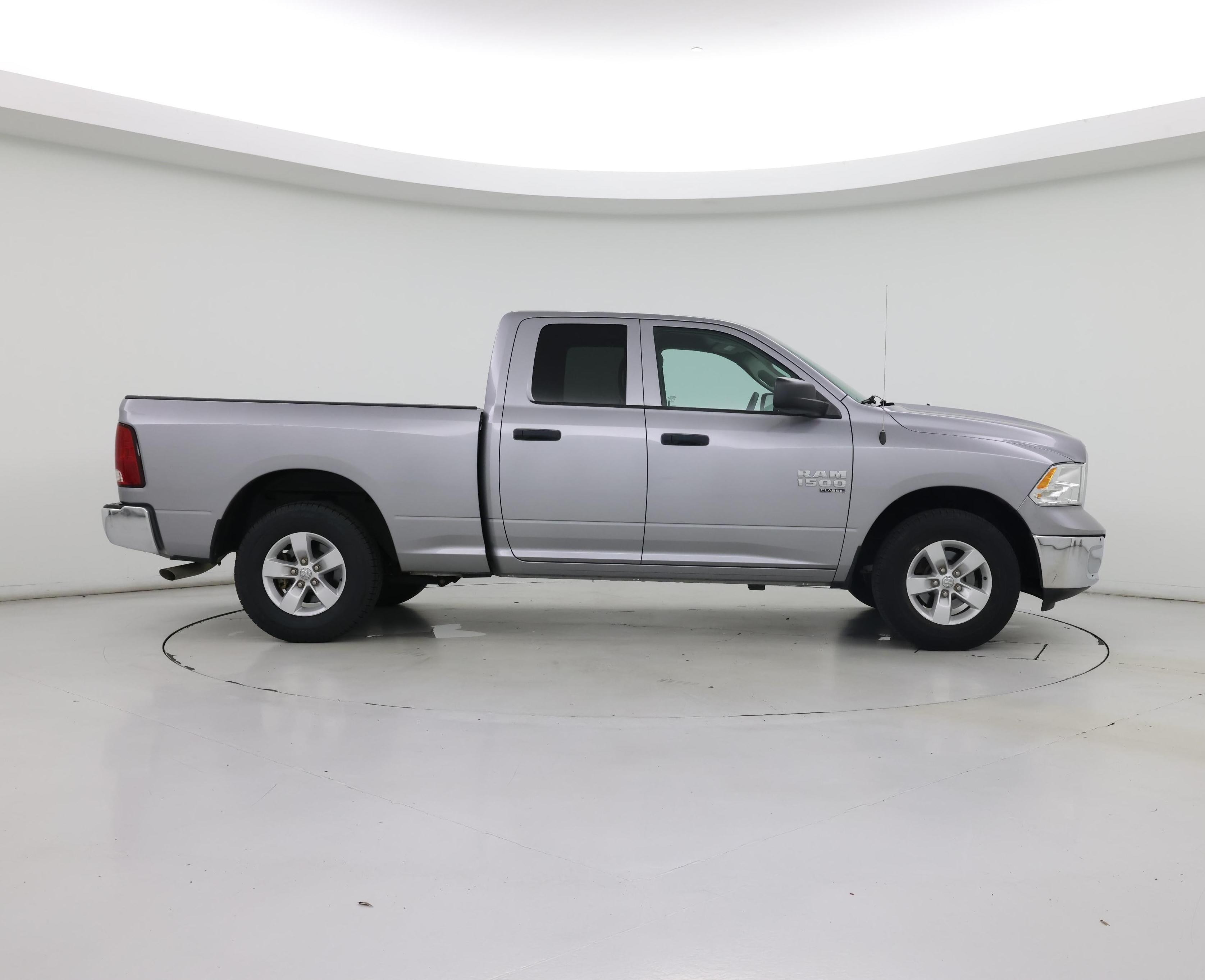 Thumbnail: 2019 RAM 1500 Classic - 7
