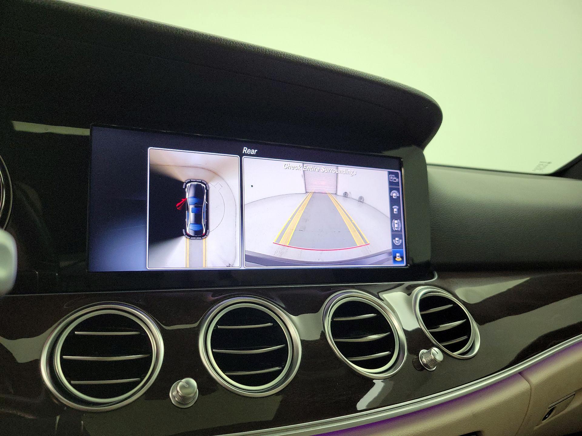 Thumbnail: 2019 Mercedes-Benz E-Class - 15