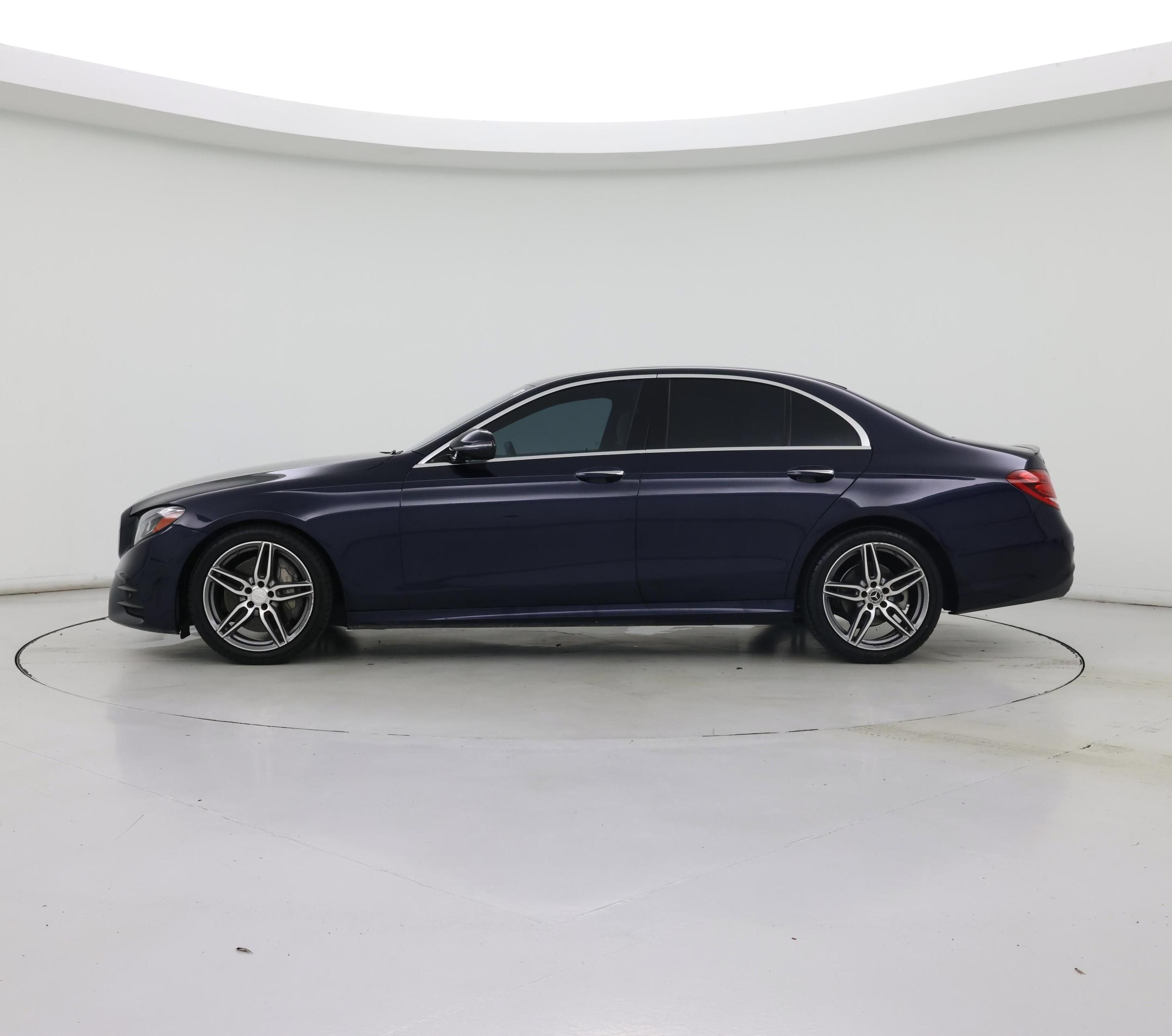 Thumbnail: 2019 Mercedes-Benz E-Class - 3