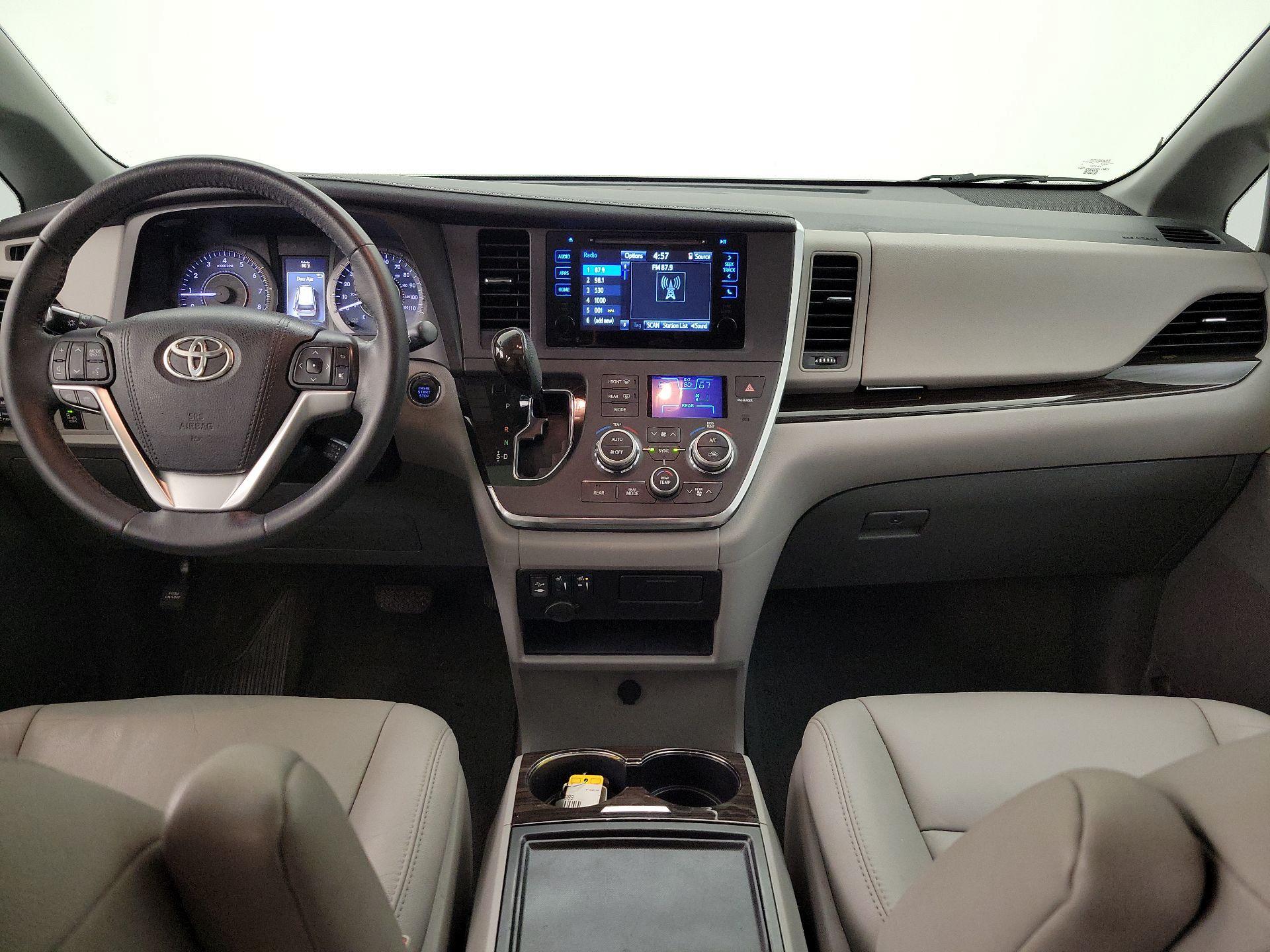 Thumbnail: 2015 Toyota Sienna - 9