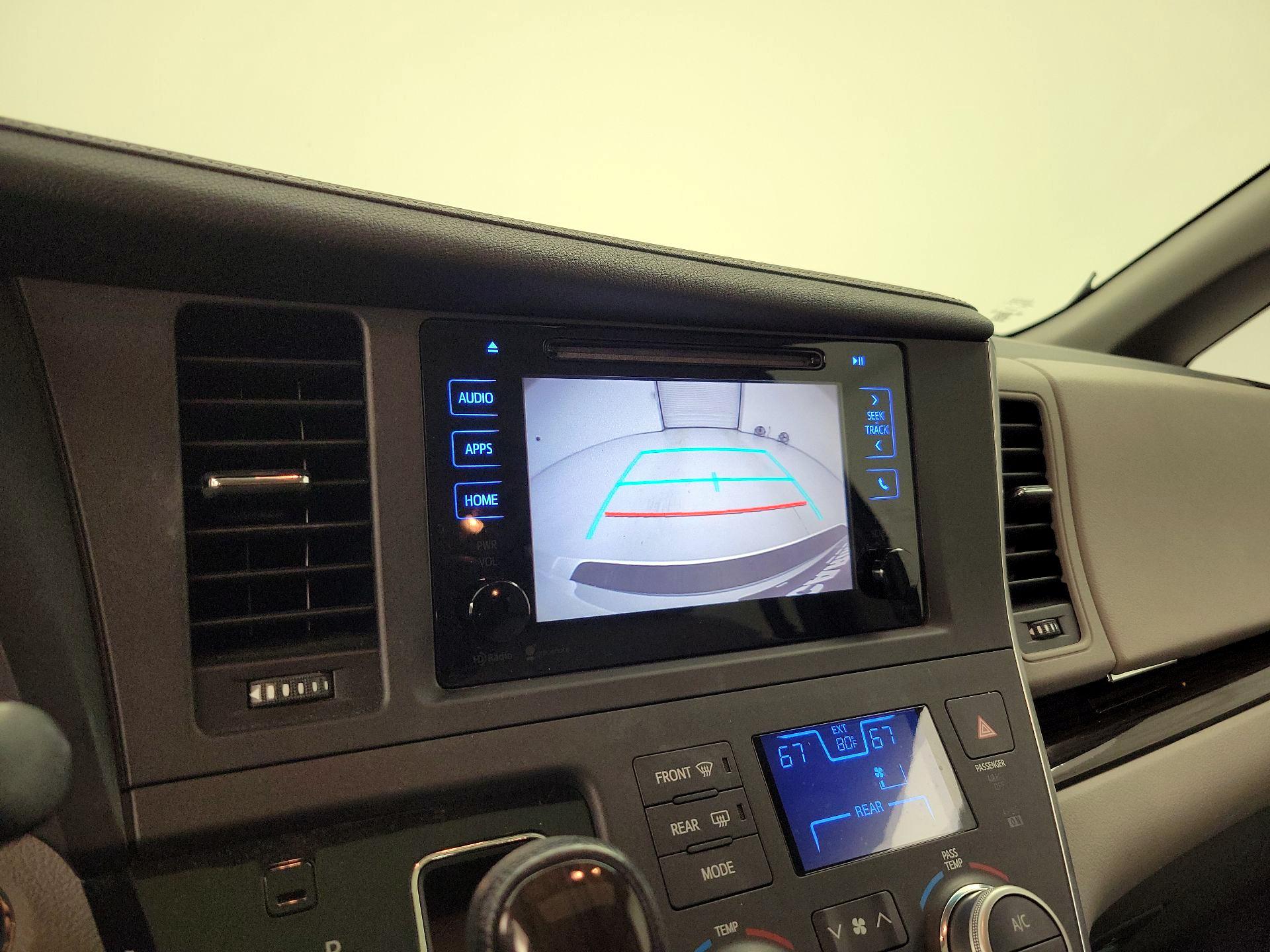Thumbnail: 2015 Toyota Sienna - 14