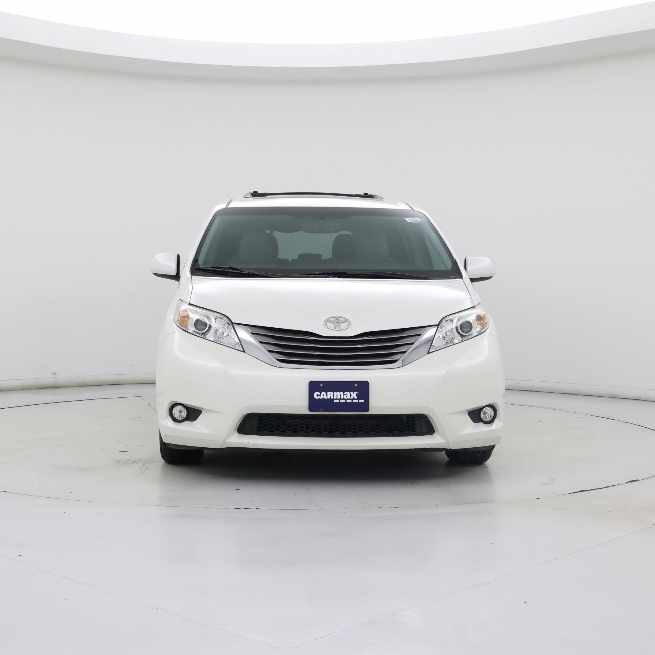 Thumbnail: 2015 Toyota Sienna - 5