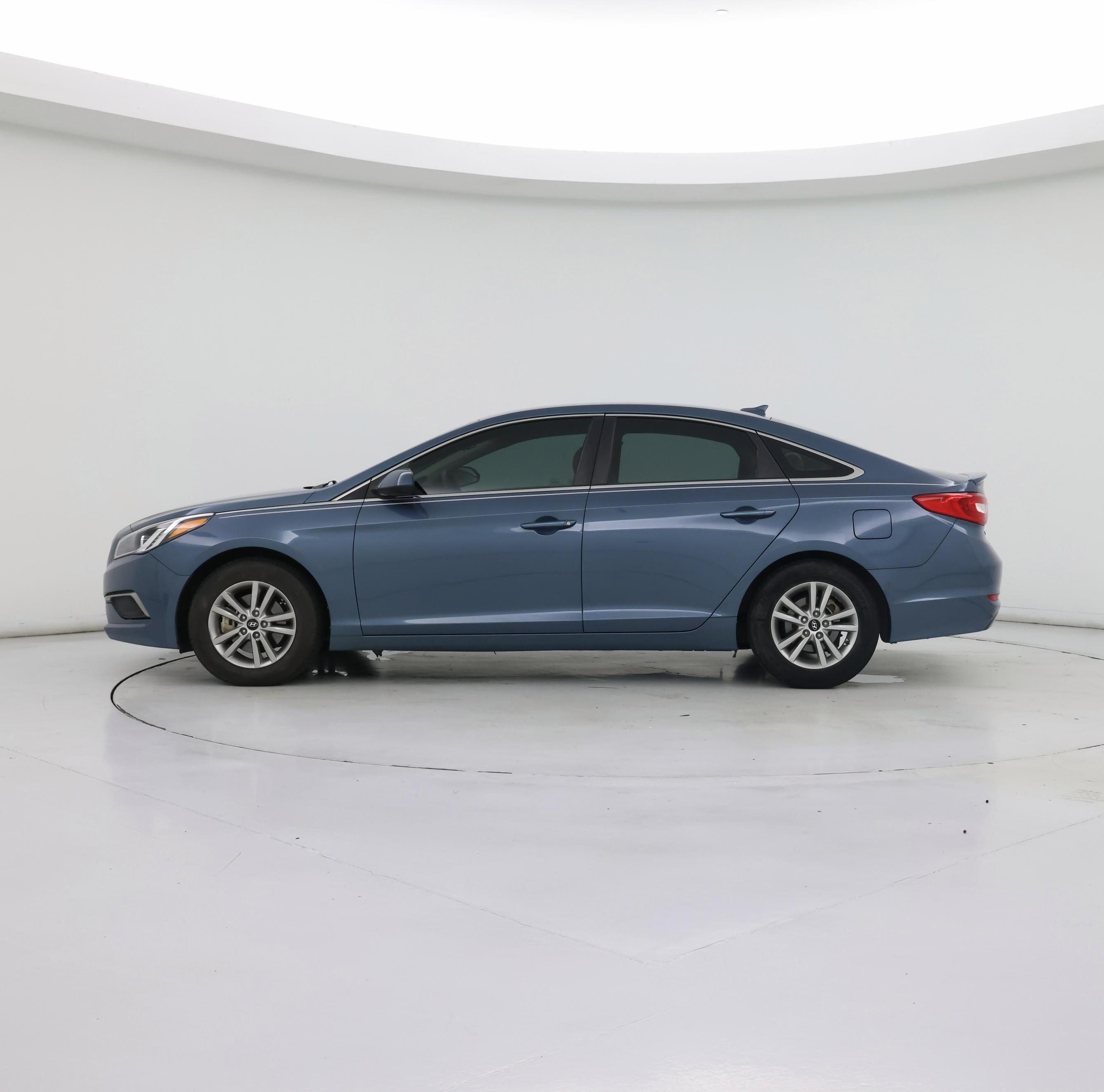 Thumbnail: 2017 Hyundai Sonata - 3