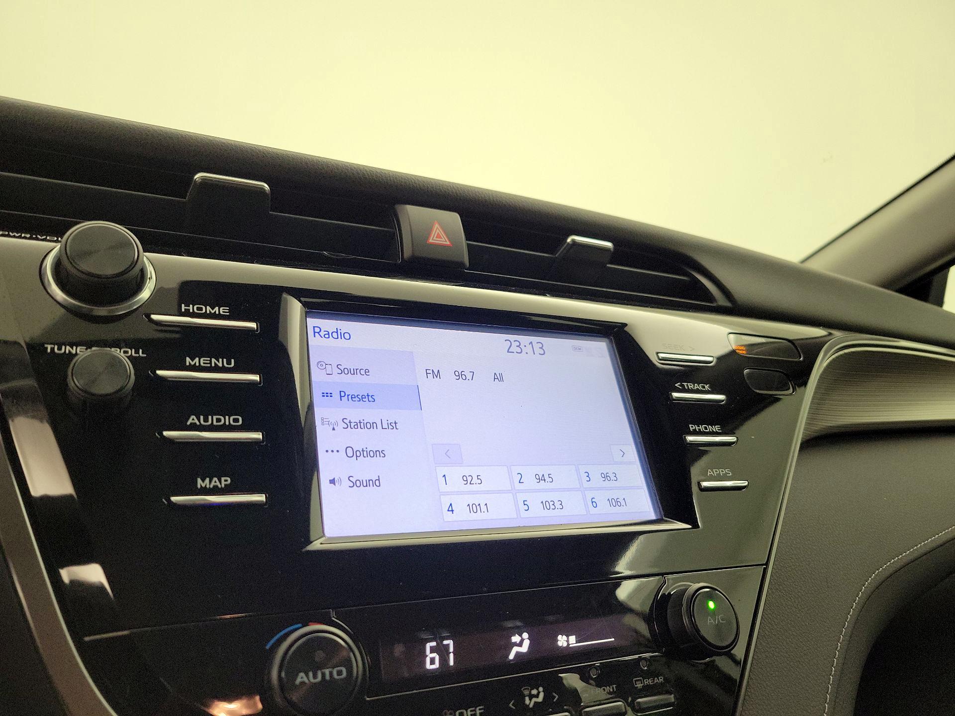 Thumbnail: 2019 Toyota Camry - 15