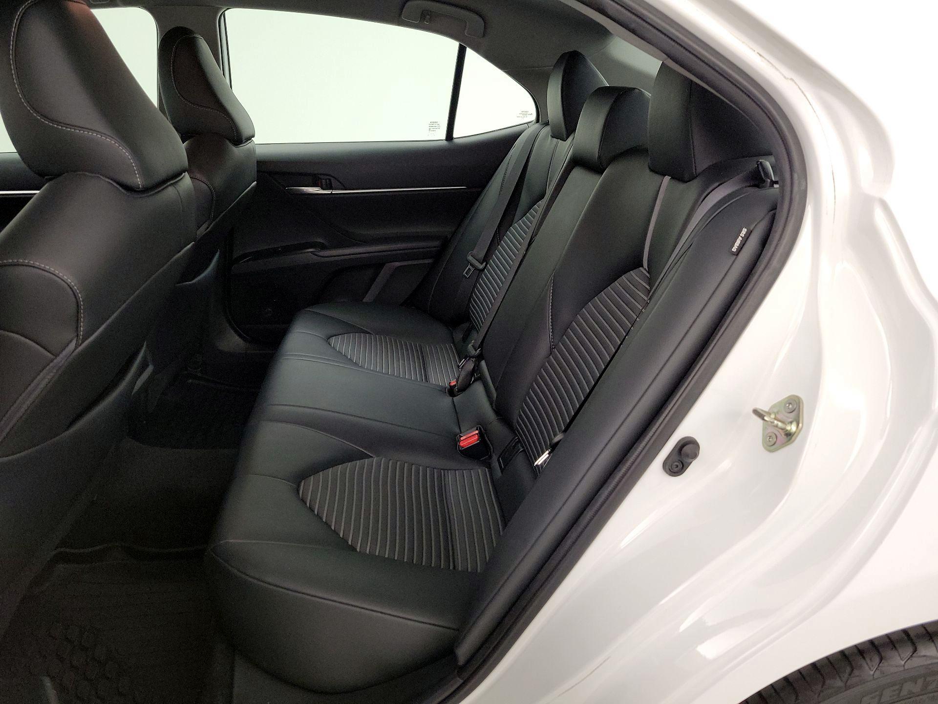 Thumbnail: 2019 Toyota Camry - 18