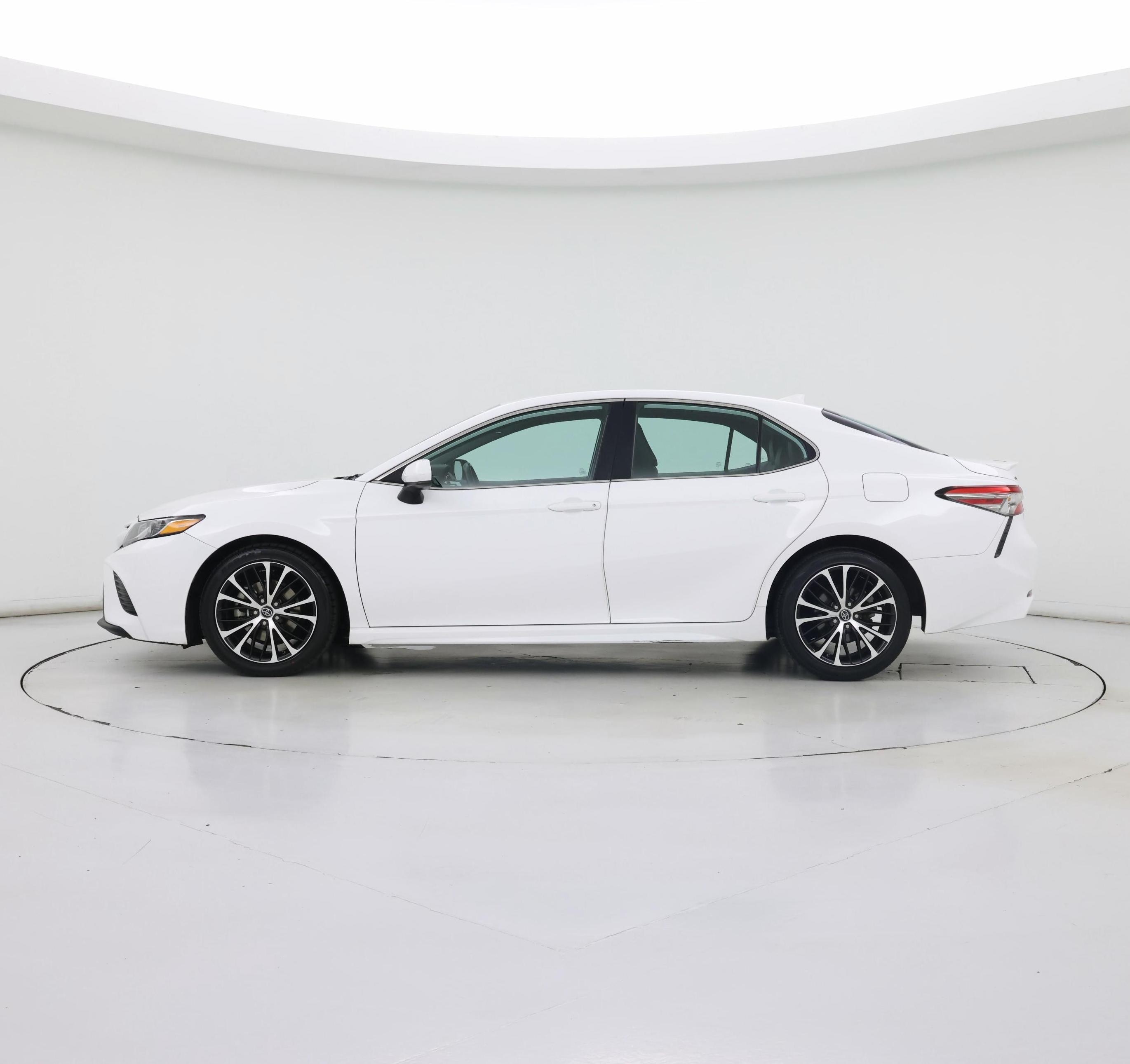 Thumbnail: 2019 Toyota Camry - 3