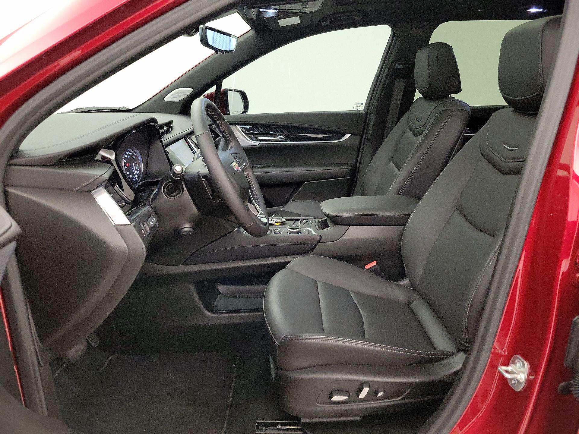 Thumbnail: 2025 Cadillac XT6 - 11
