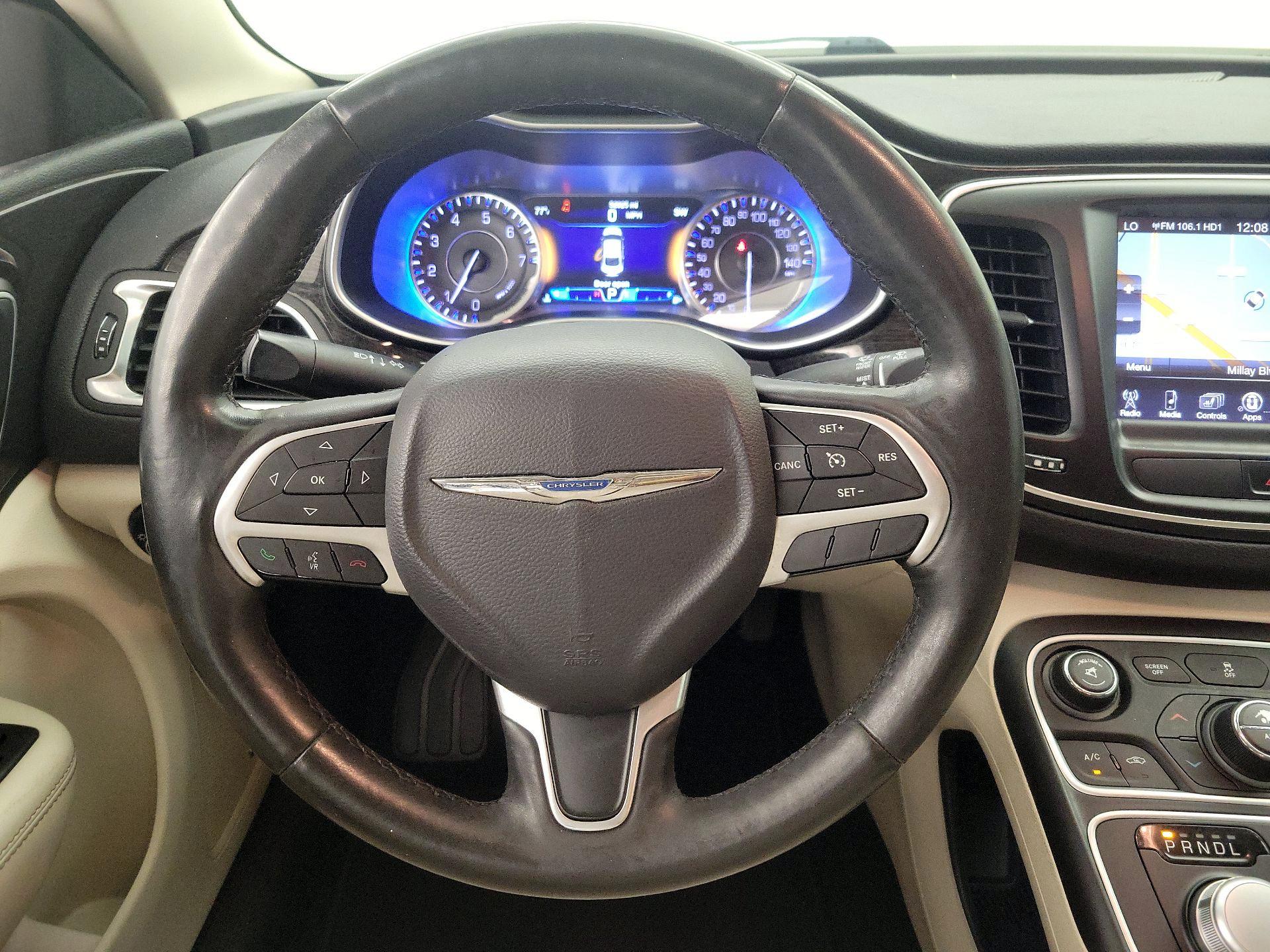 Thumbnail: 2016 Chrysler 200 - 10