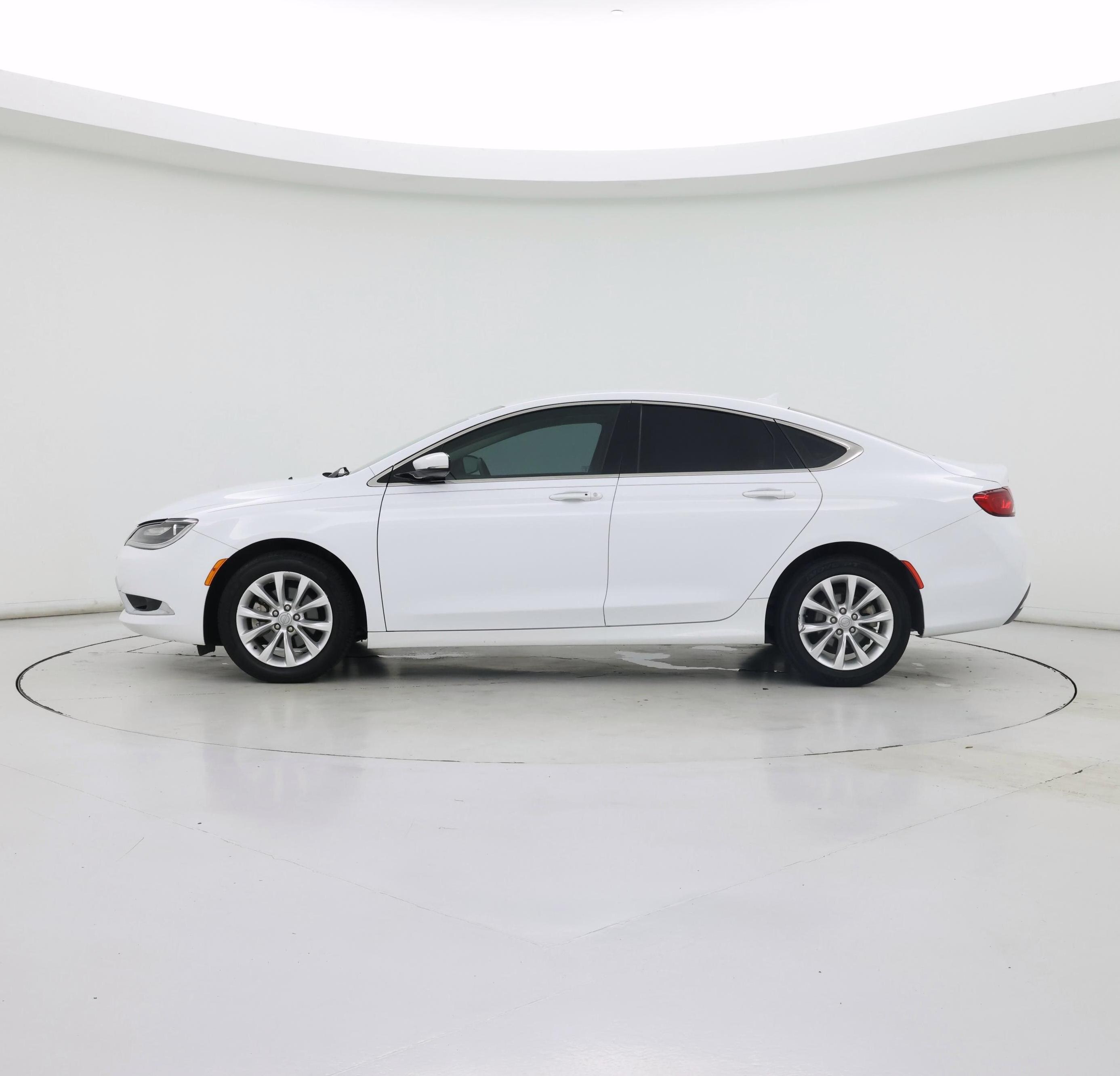 Thumbnail: 2016 Chrysler 200 - 3