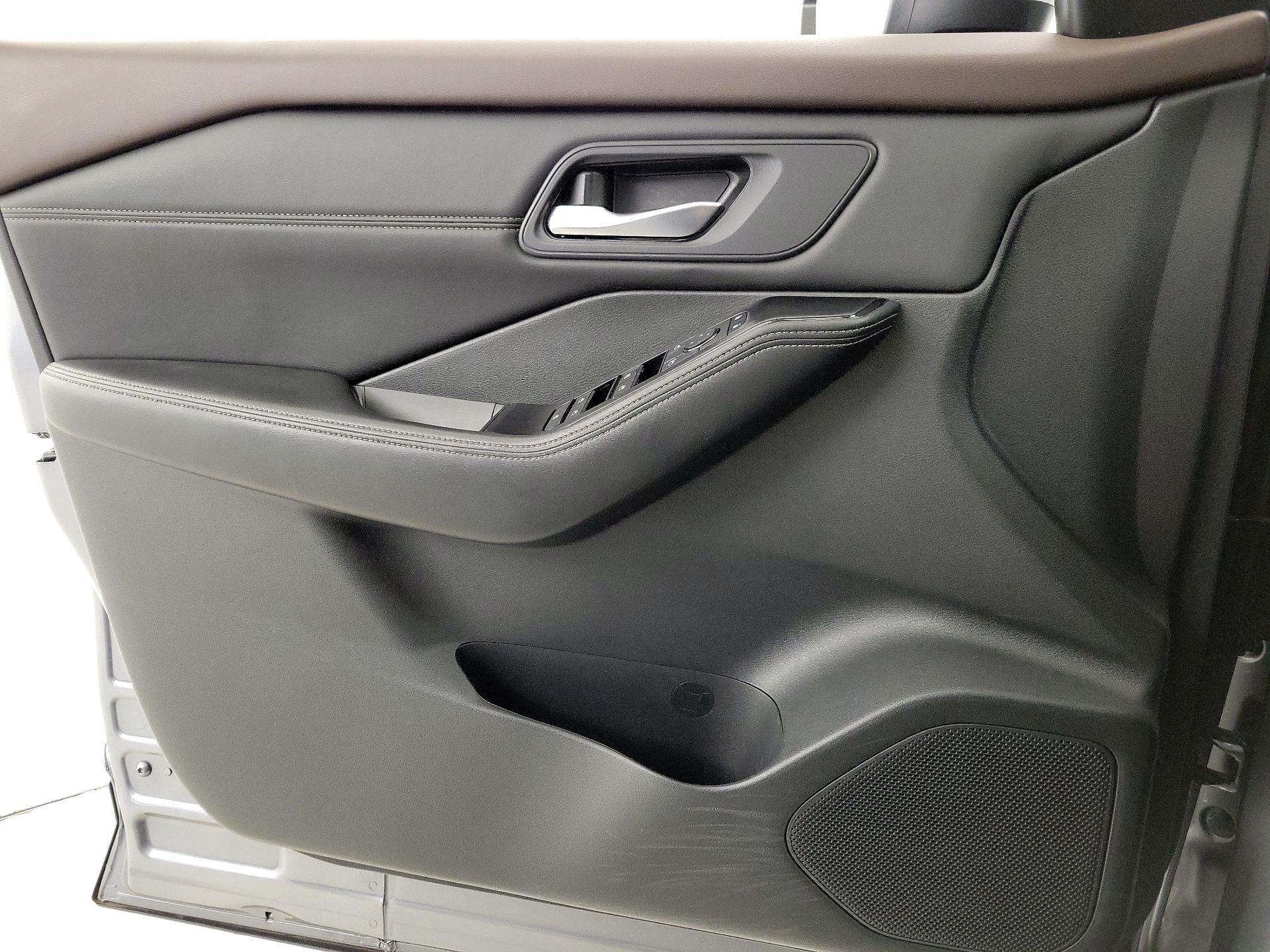 Thumbnail: 2022 Nissan Rogue - 12