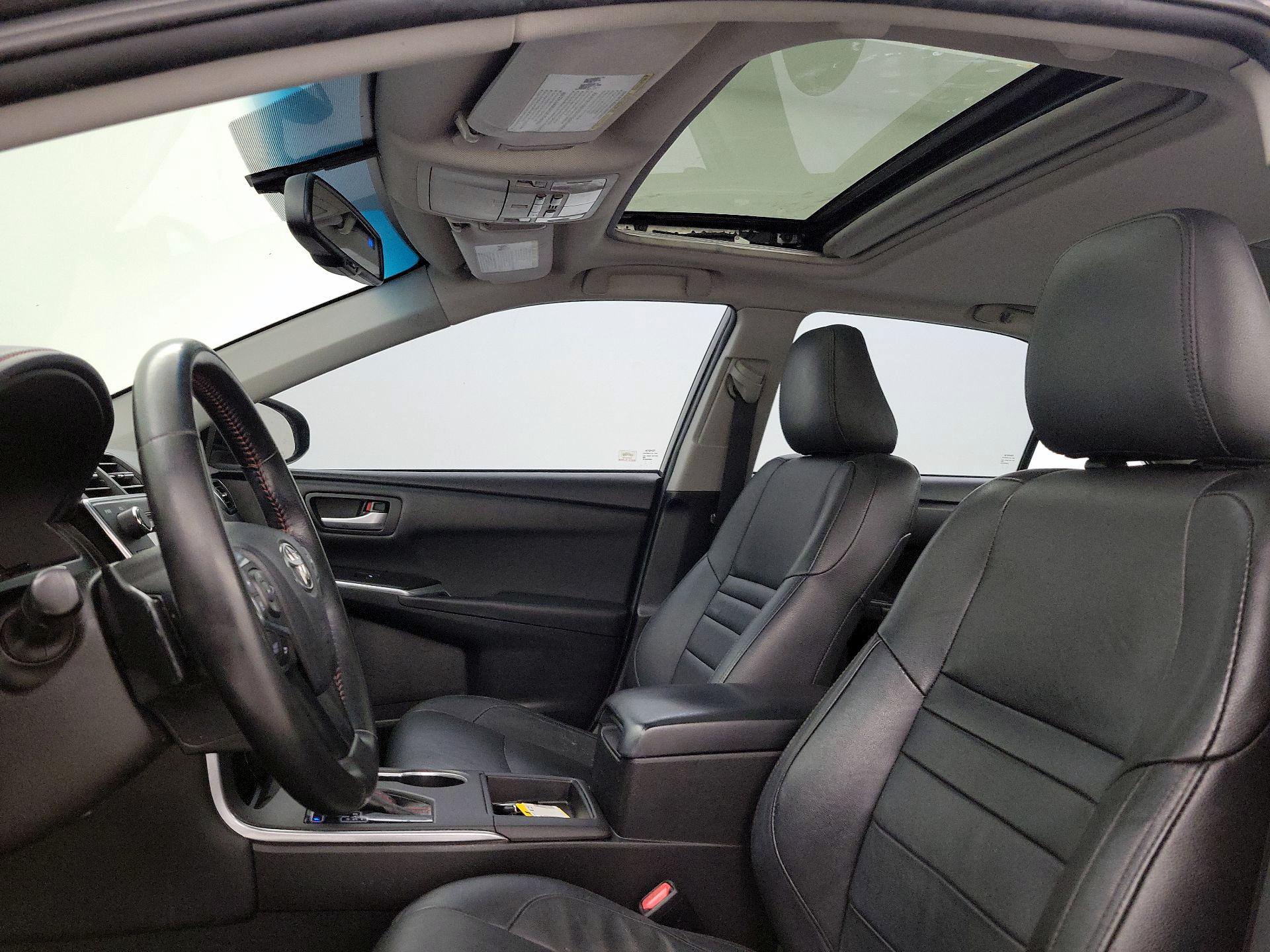 Thumbnail: 2015 Toyota Camry - 18