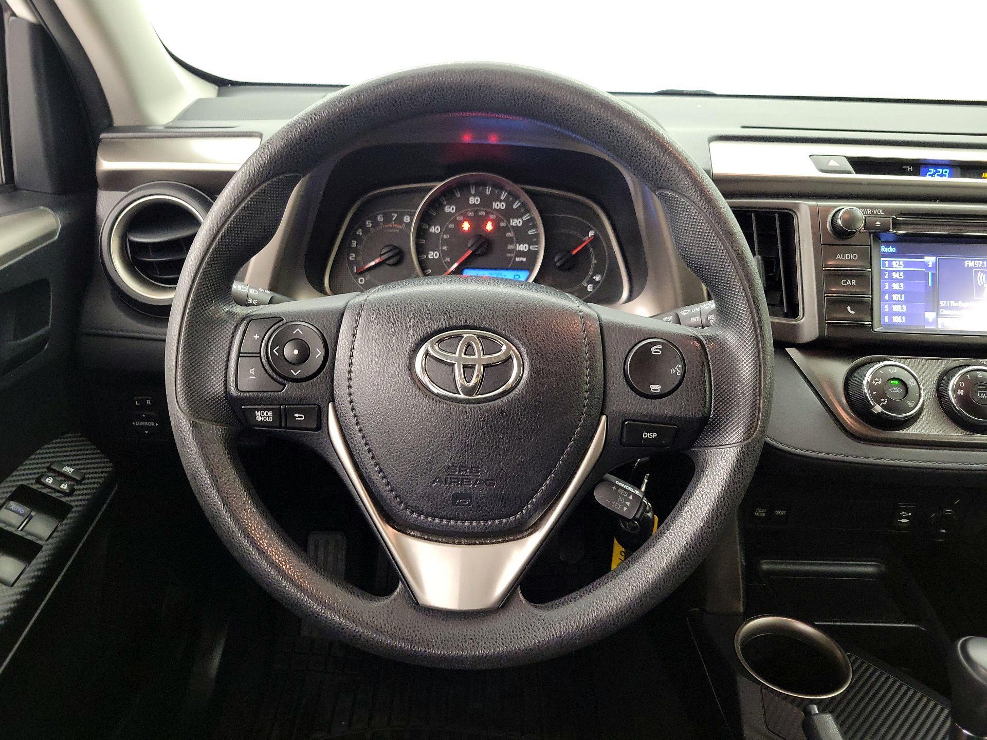 Thumbnail: 2015 Toyota RAV4 - 10