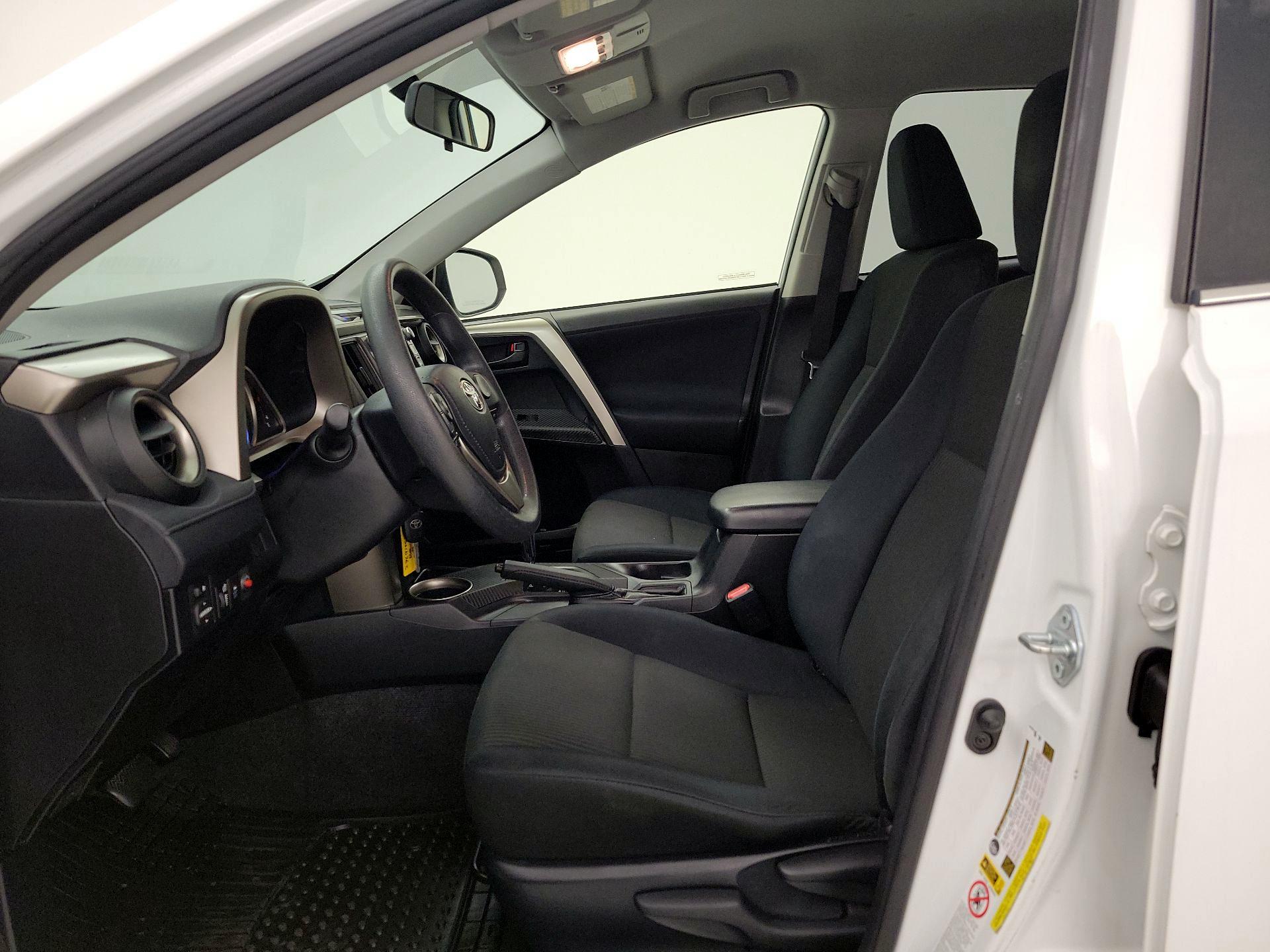 Thumbnail: 2015 Toyota RAV4 - 11