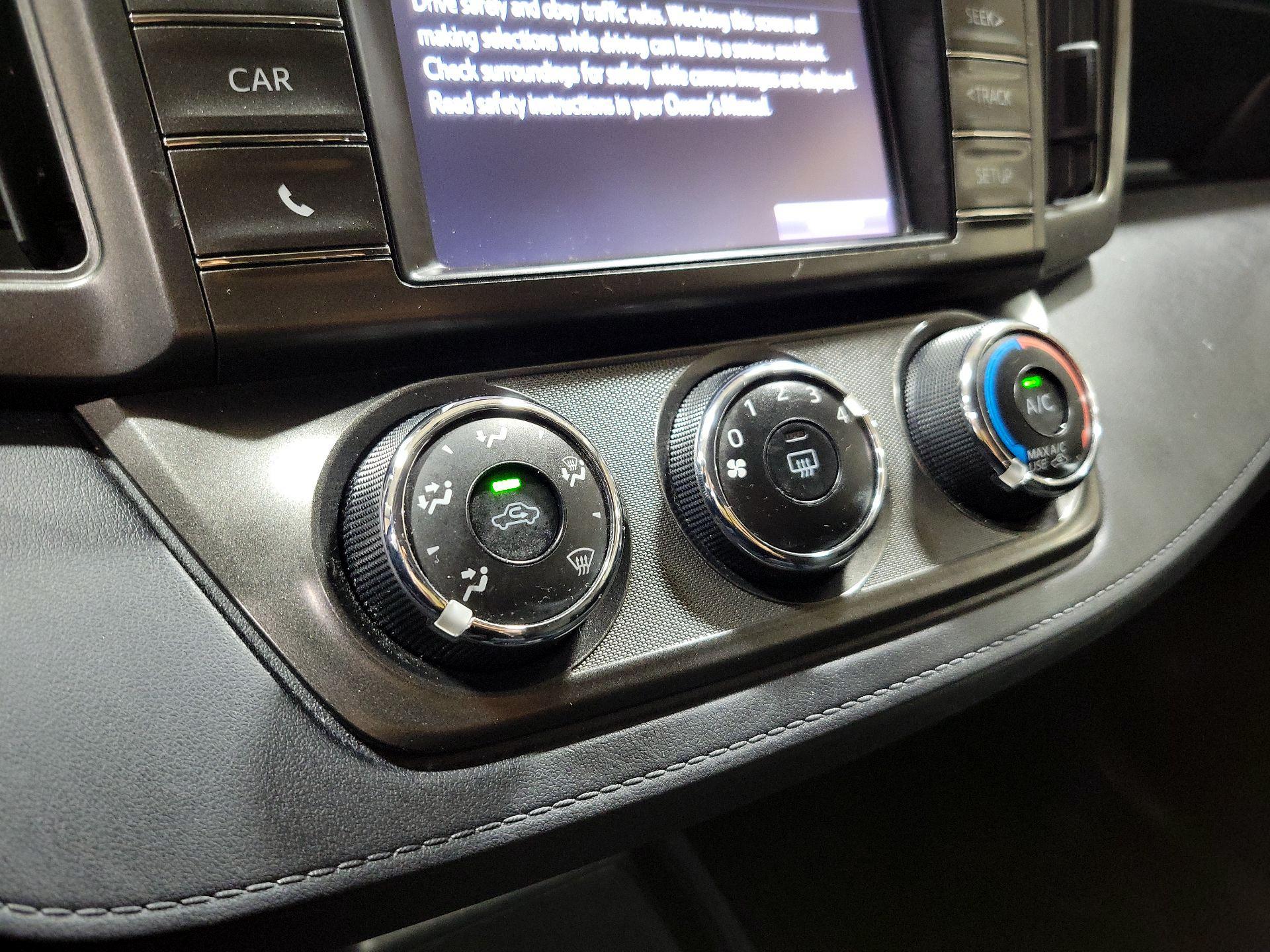Thumbnail: 2015 Toyota RAV4 - 15