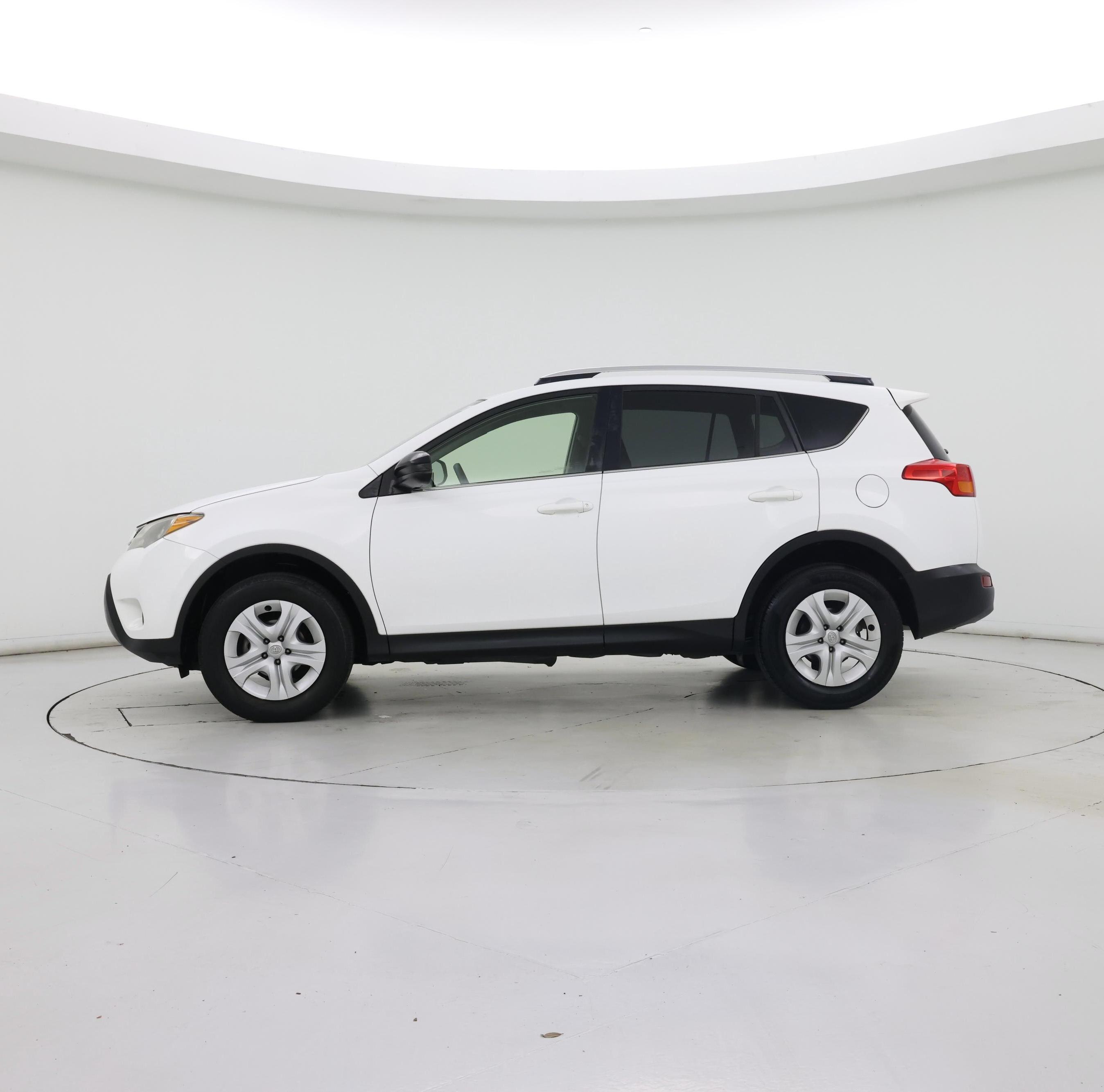 Thumbnail: 2015 Toyota RAV4 - 3