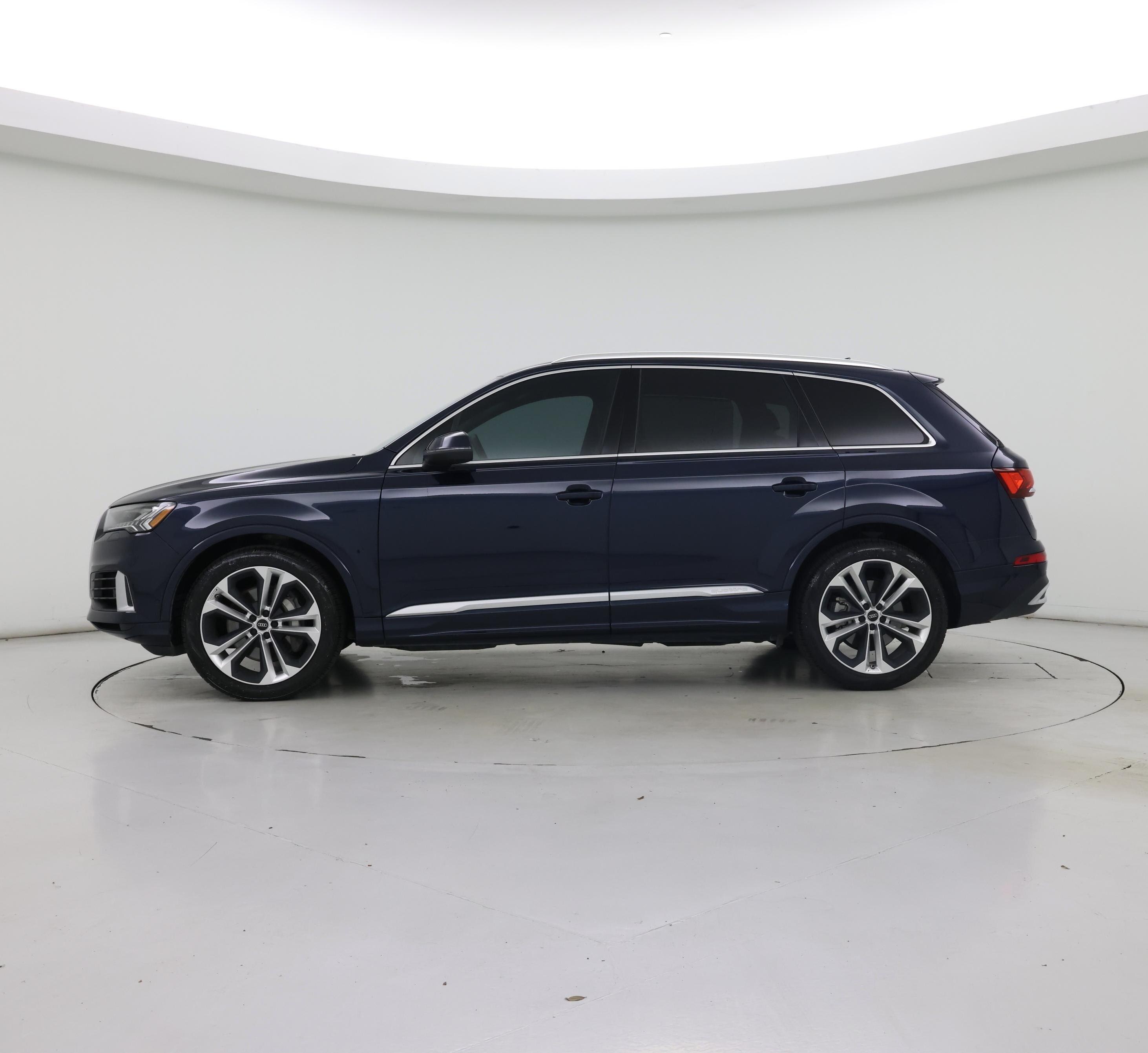 Thumbnail: 2023 Audi Q7 - 3
