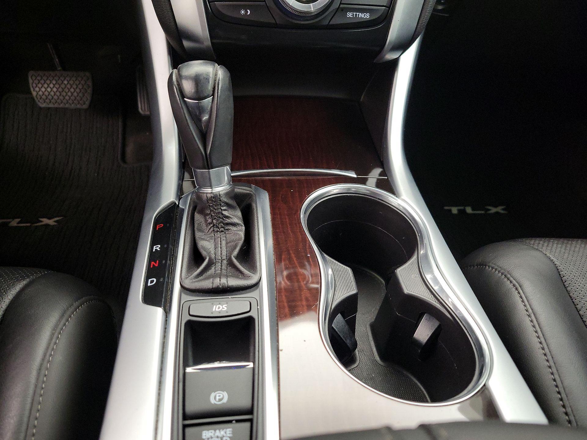Thumbnail: 2015 Acura TLX - 17