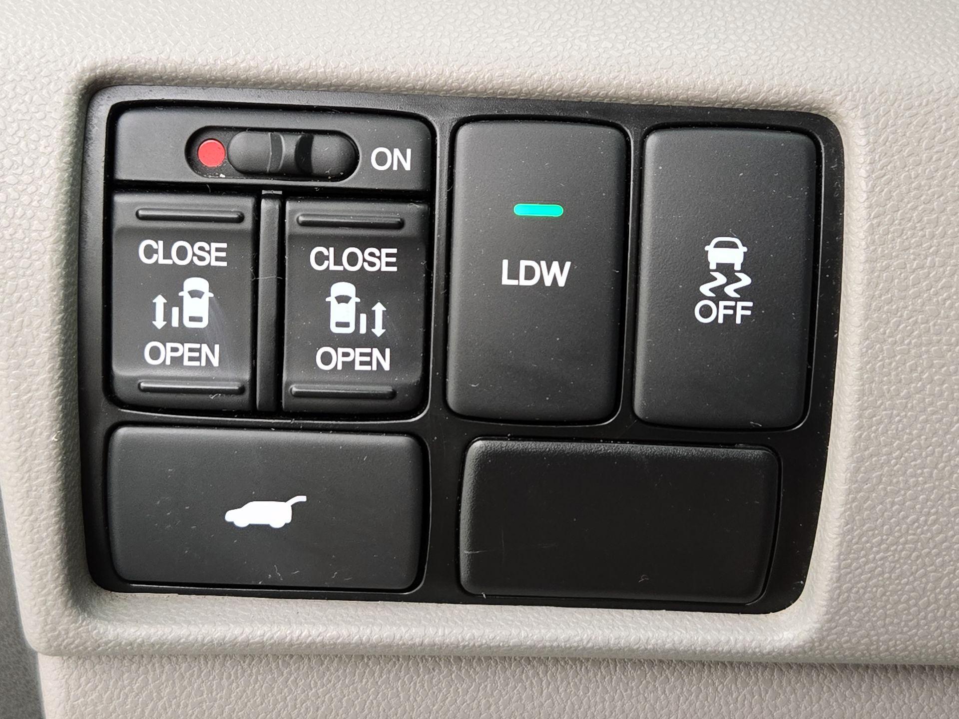 Thumbnail: 2016 Honda Odyssey - 13