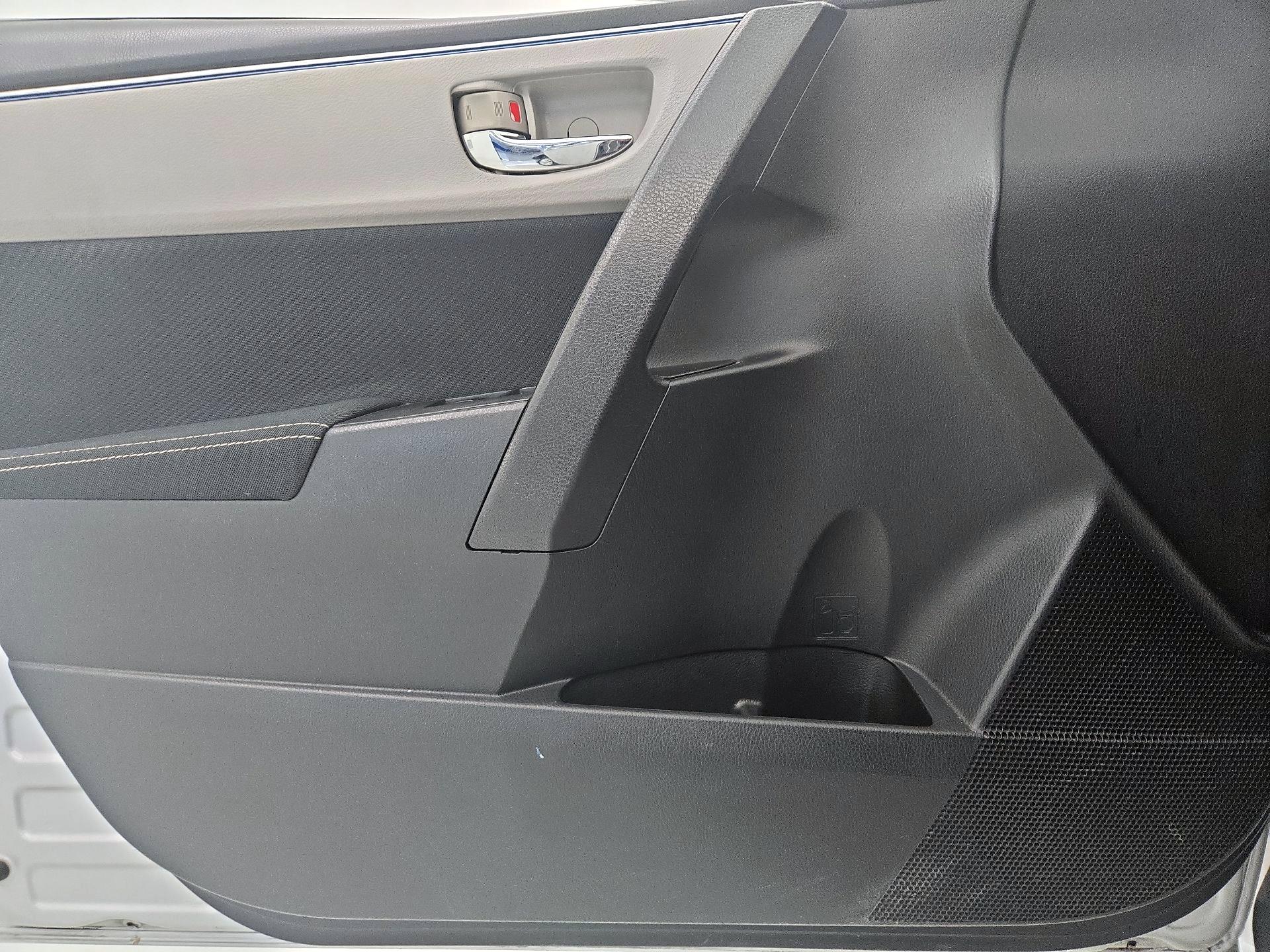 Thumbnail: 2015 Toyota Corolla - 12