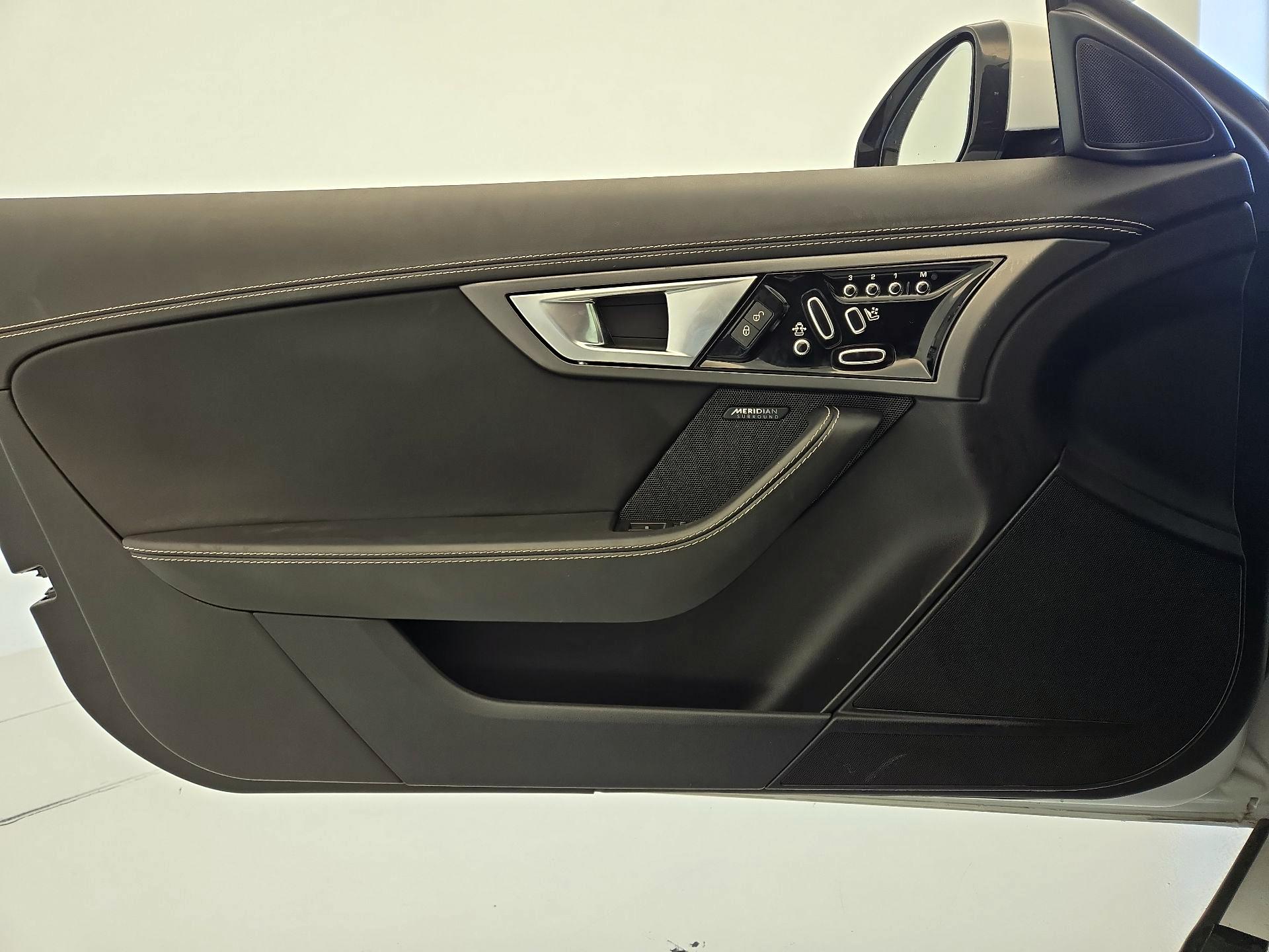 Thumbnail: 2017 Jaguar F-Type - 12