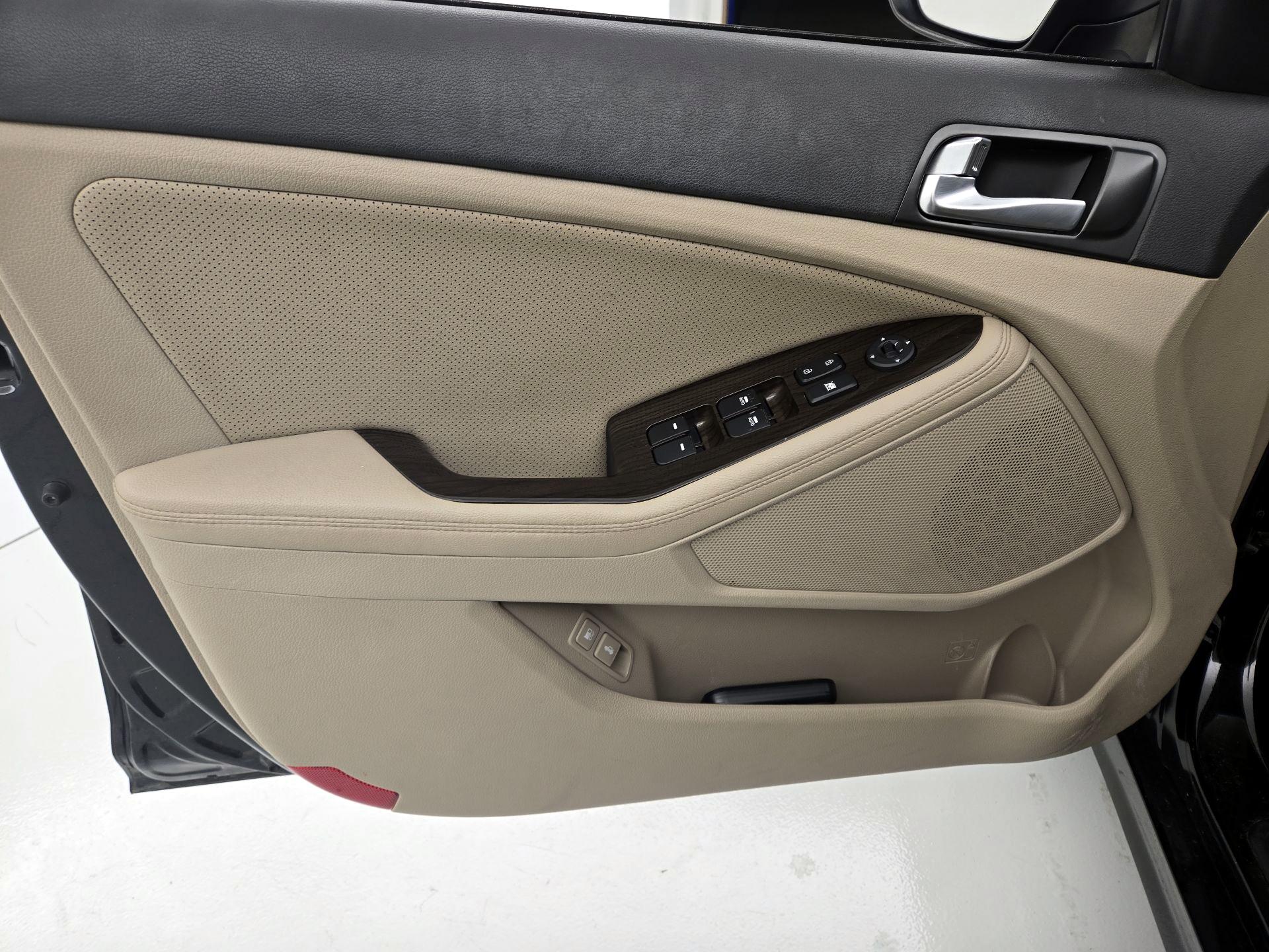 Thumbnail: 2015 Kia Optima - 12