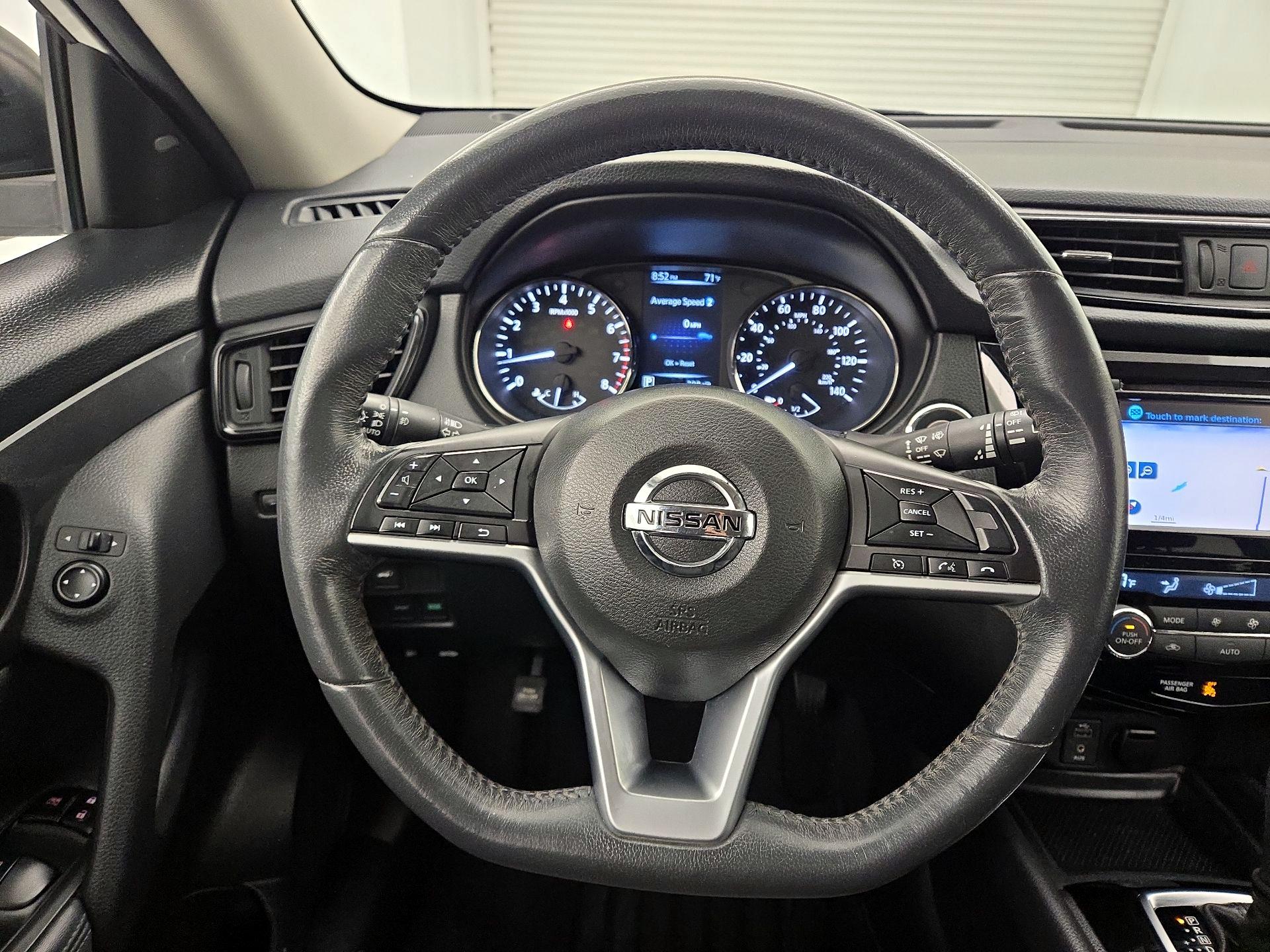 Thumbnail: 2017 Nissan Rogue - 10