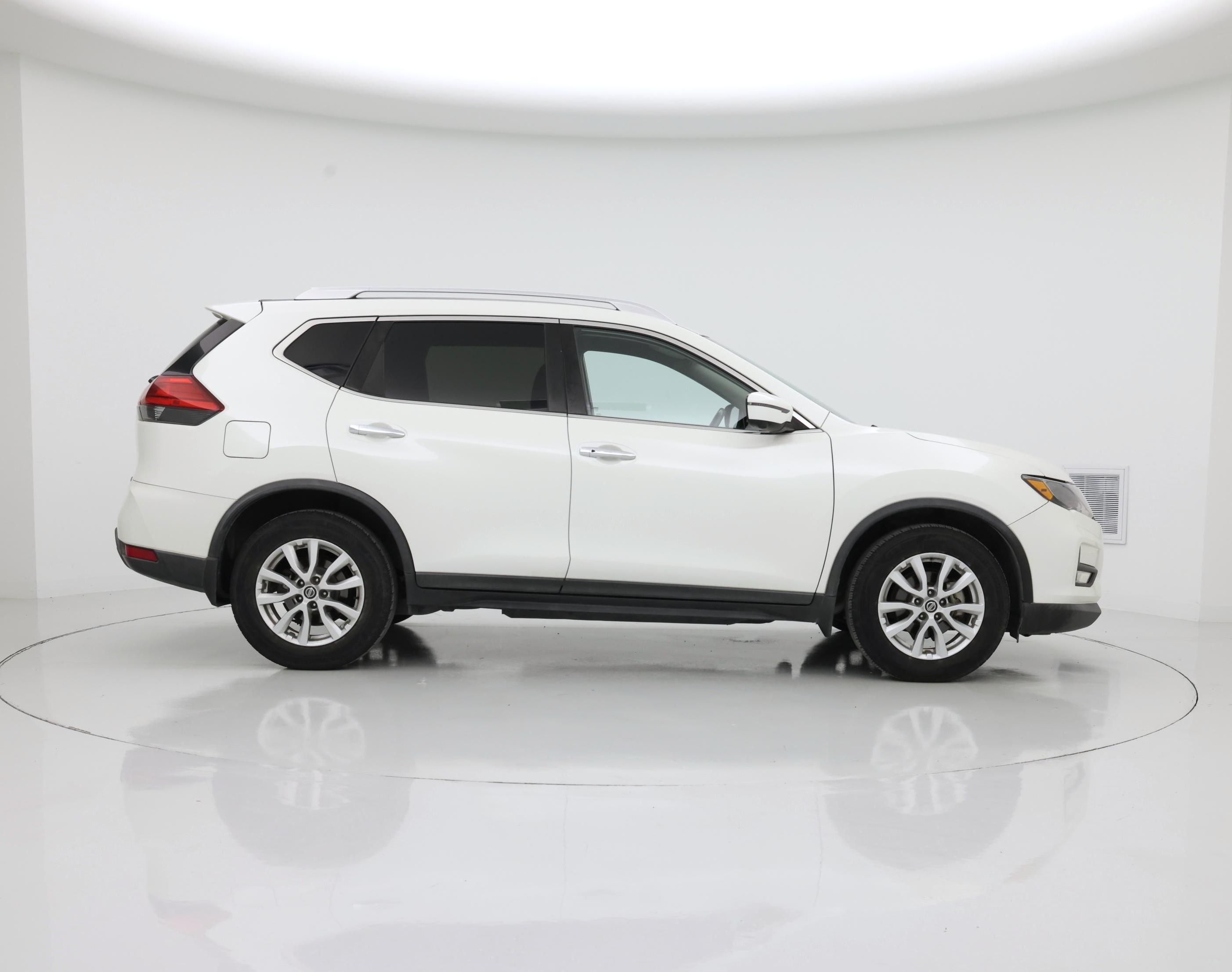 Thumbnail: 2017 Nissan Rogue - 7