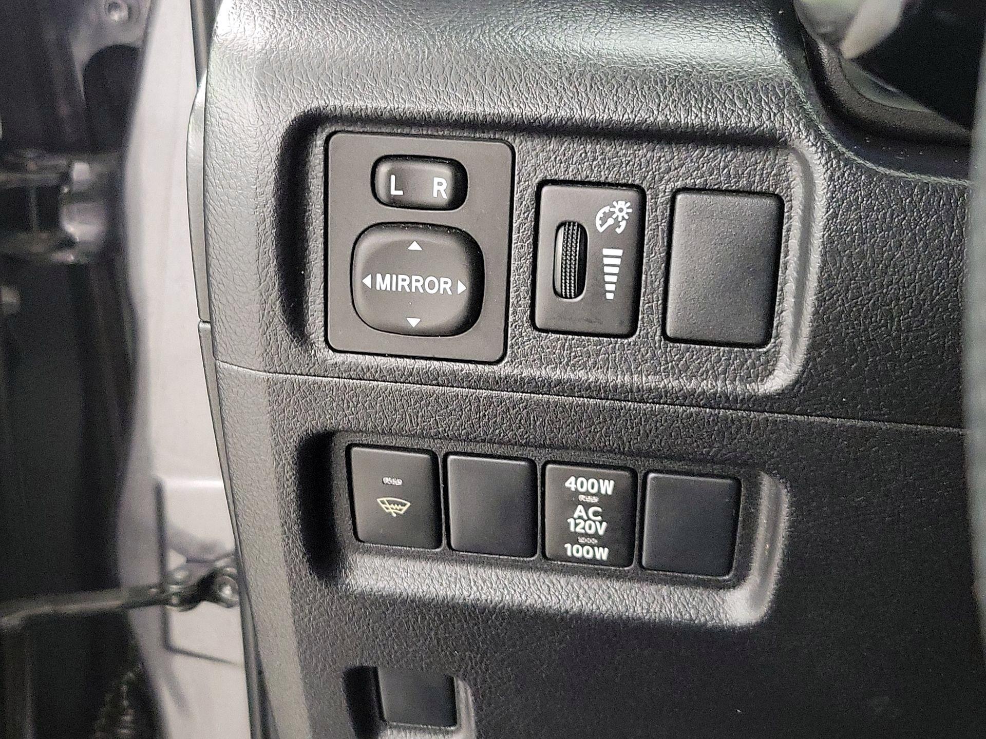 Thumbnail: 2014 Toyota 4Runner - 13