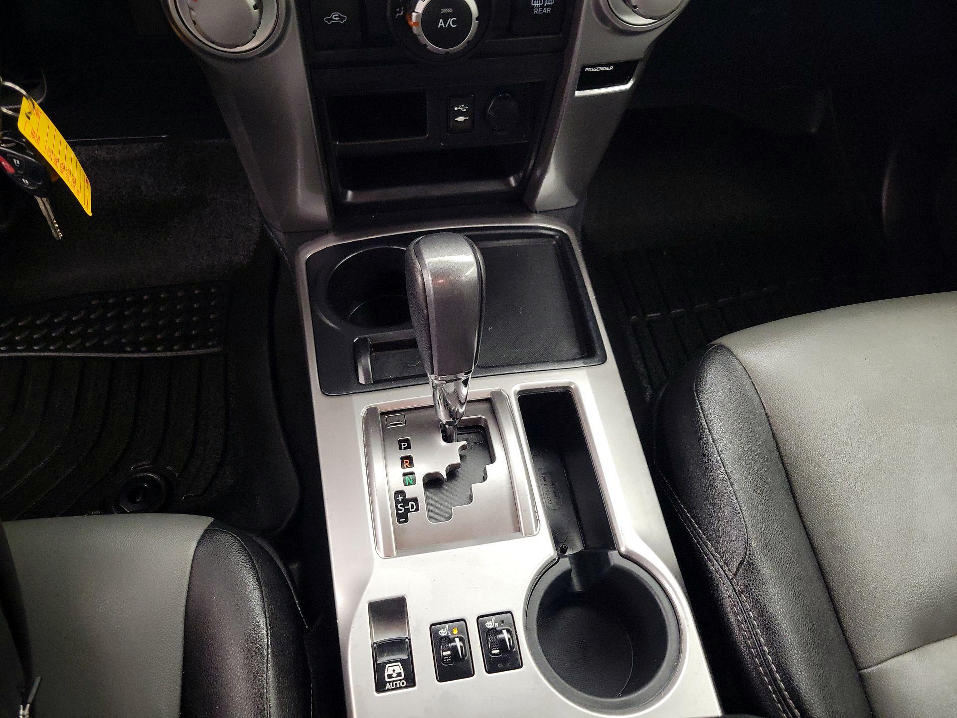 Thumbnail: 2014 Toyota 4Runner - 17
