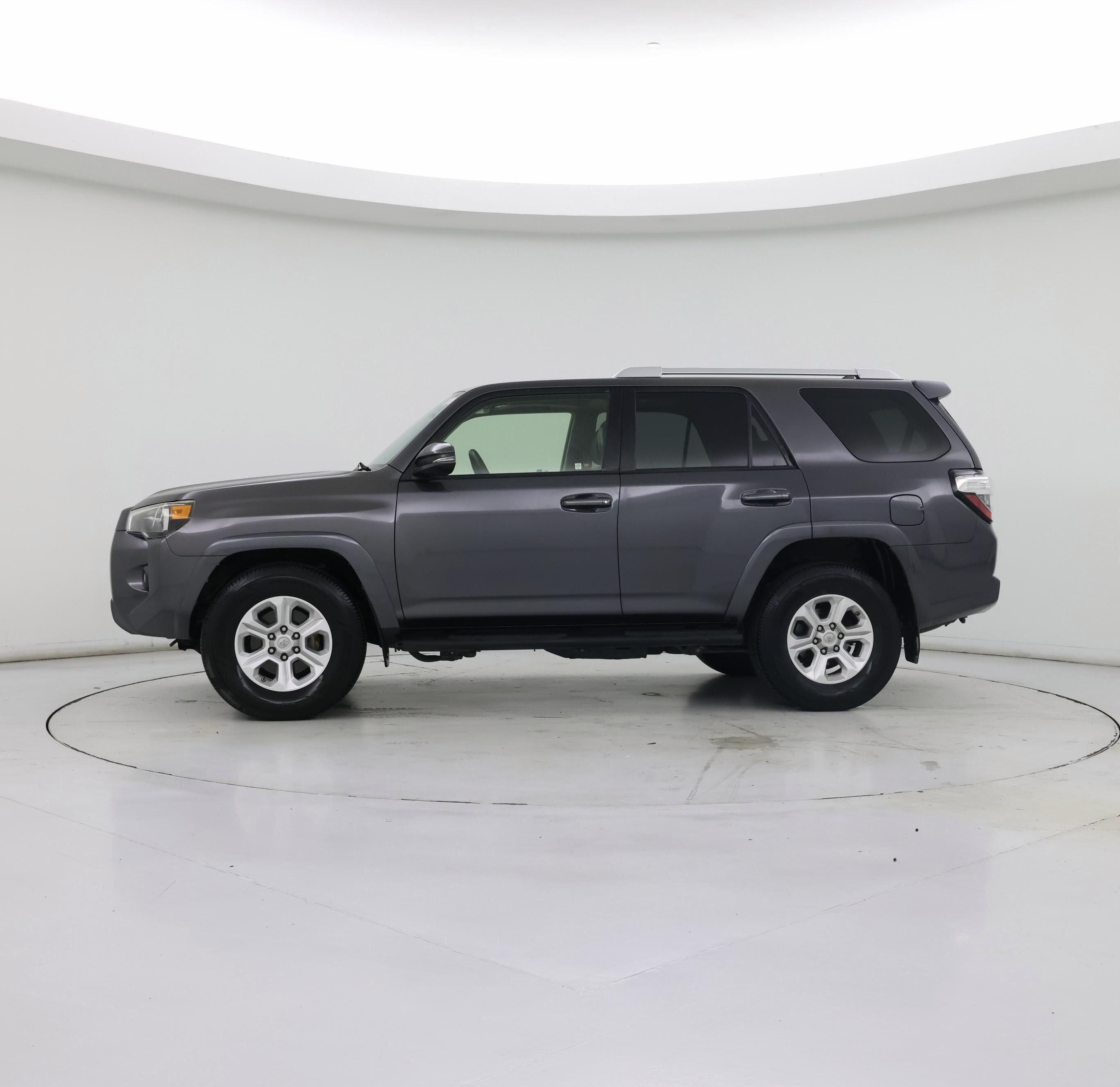Thumbnail: 2014 Toyota 4Runner - 3