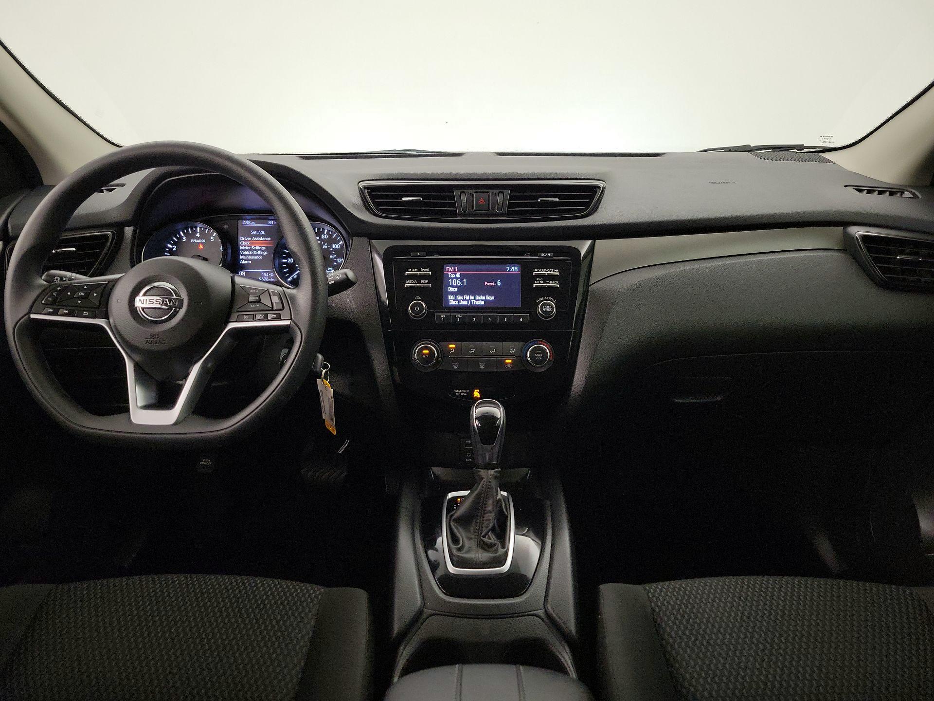 Thumbnail: 2018 Nissan Rogue Sport - 9