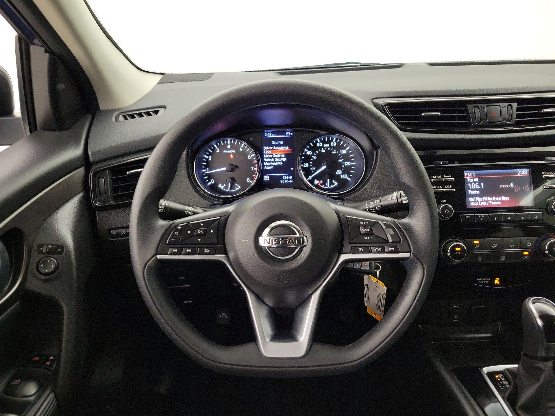 Thumbnail: 2018 Nissan Rogue Sport - 10