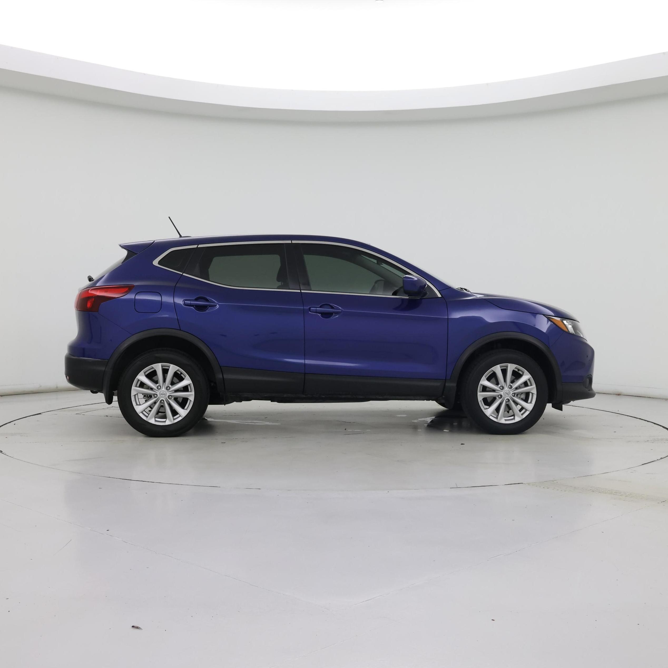 Thumbnail: 2018 Nissan Rogue Sport - 7