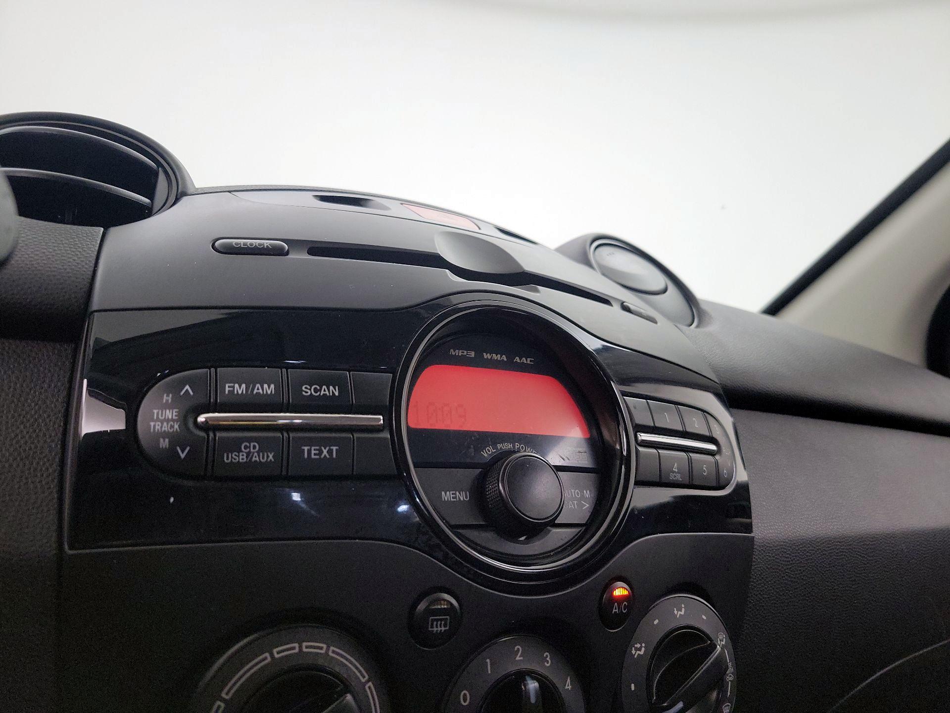 Thumbnail: 2014 Mazda Mazda2 - 14