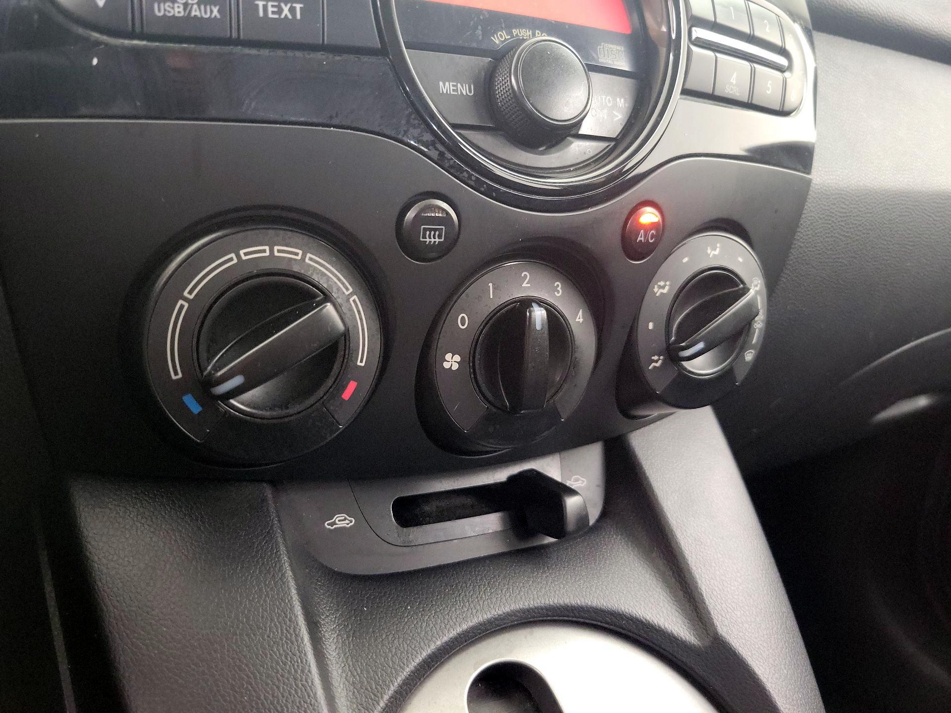 Thumbnail: 2014 Mazda Mazda2 - 15